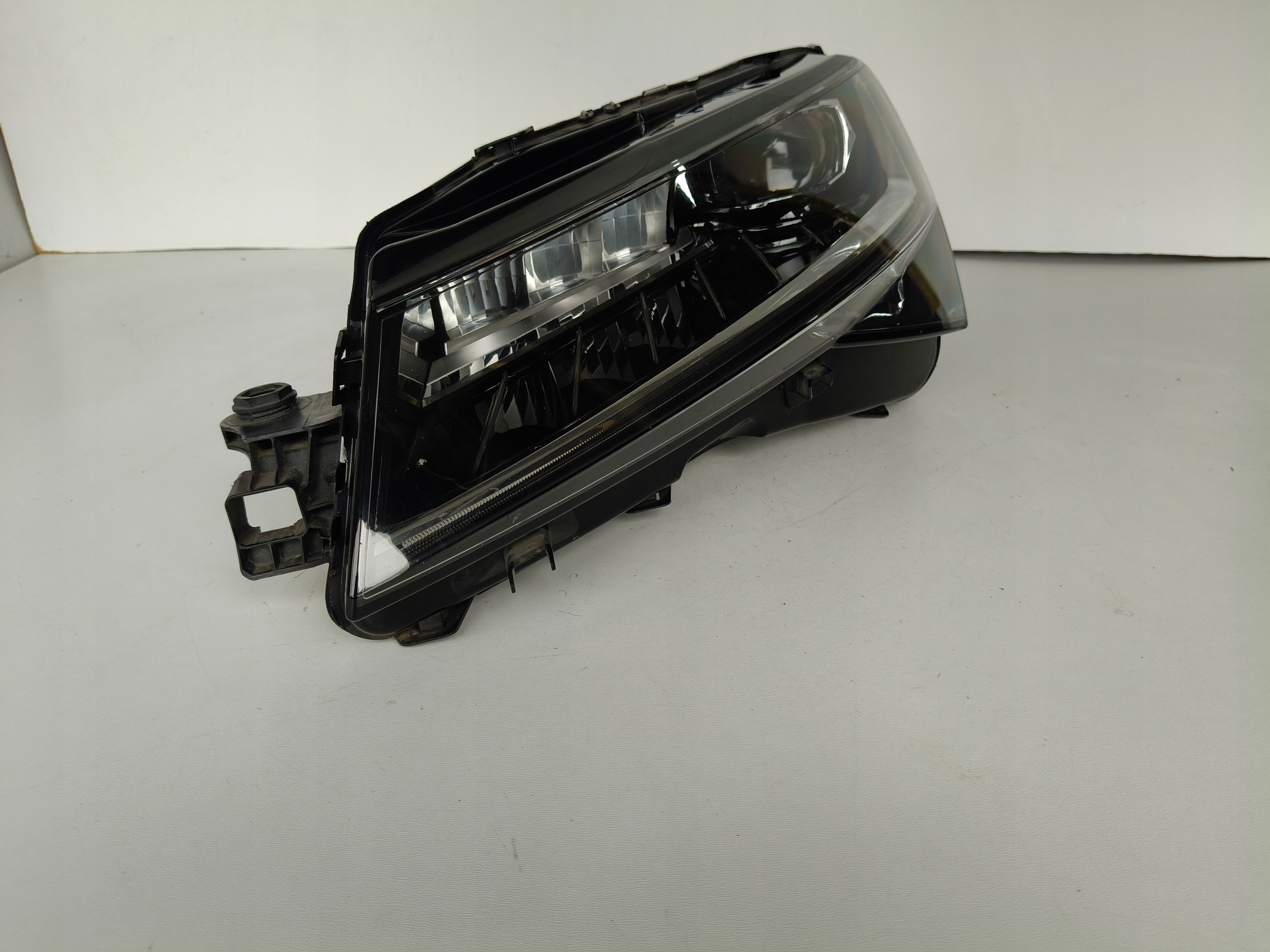 light left REFLEKTOR SKODA SUPERB III 3 3V 3V0 19- LIFT FULL LED