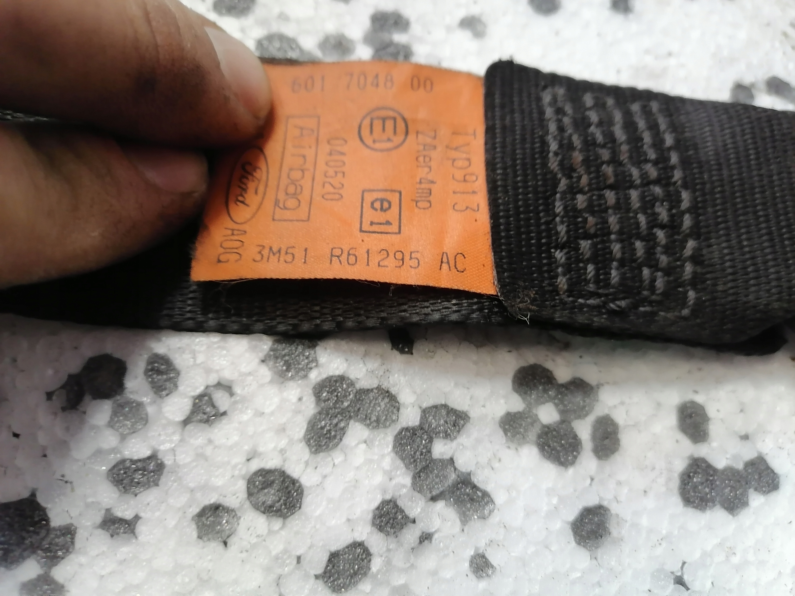 3M51-R61295AC ЛЕВЫЙ ПЕРЕДНИЙ РЕМЕНЬ FORD C-MAX