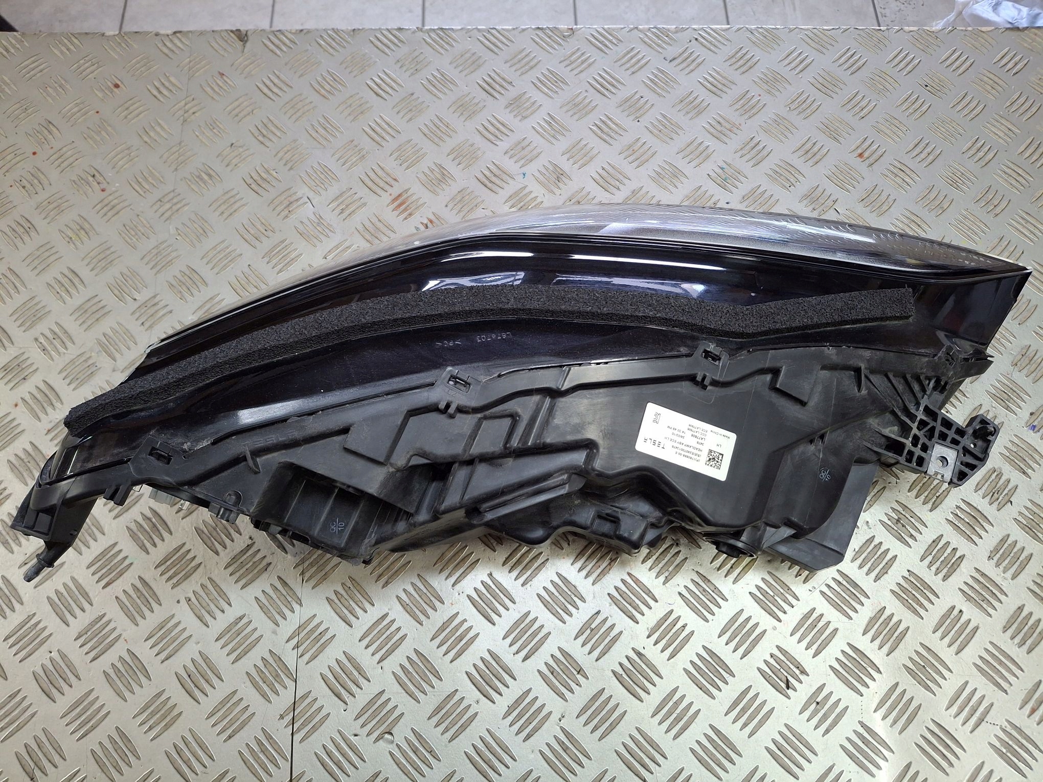 light front left FULL LED TESLA 3 HIGHLAND 2023R->