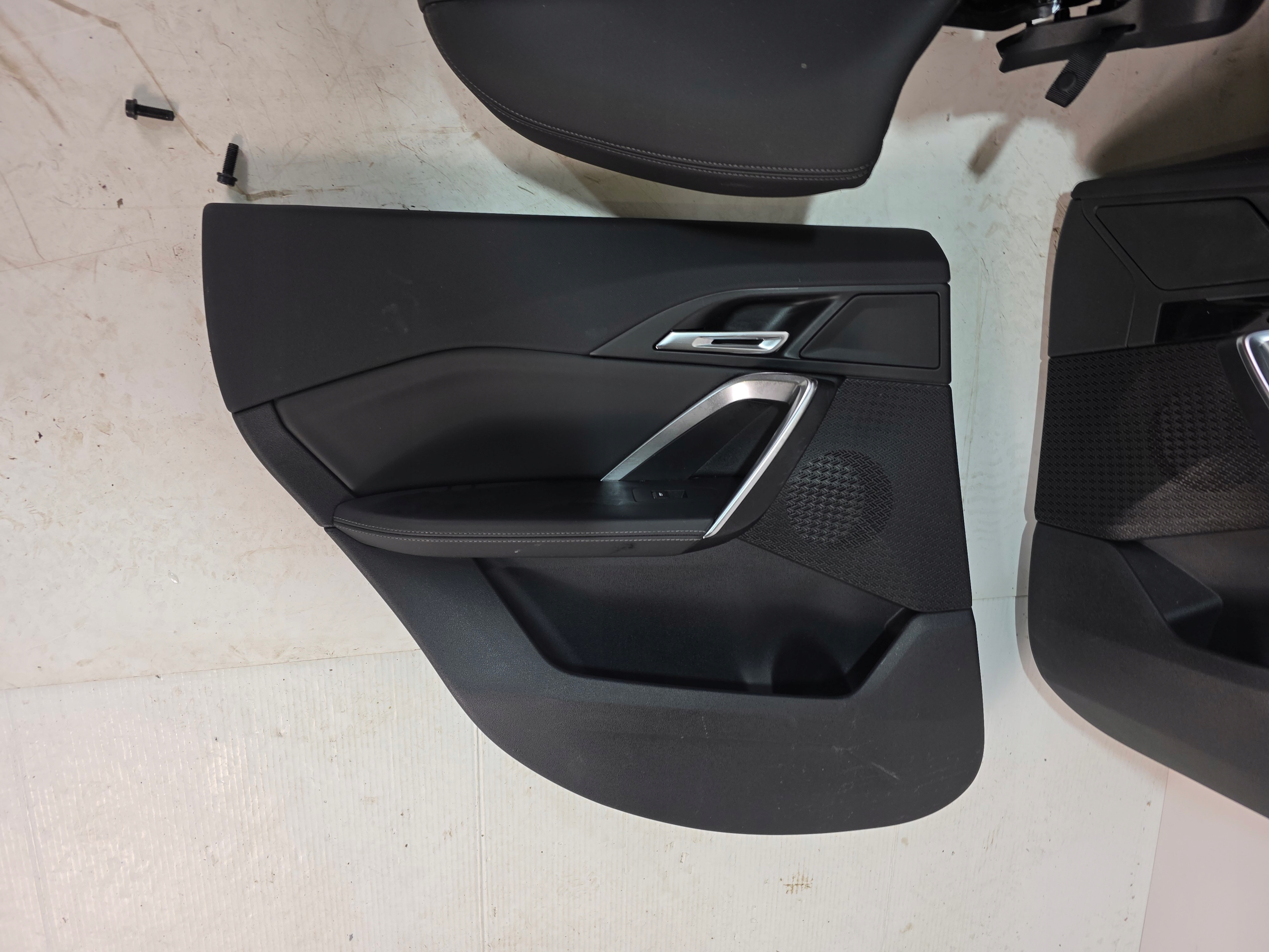 Sitze innere BMW X1 U11 Leder