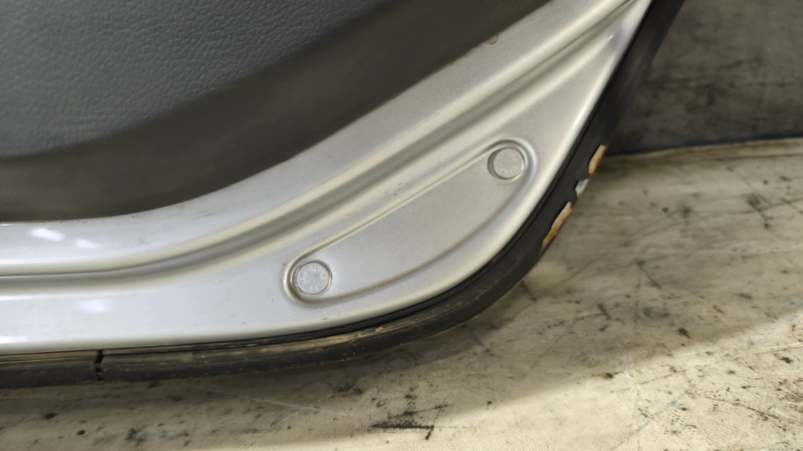 door right rear part GOLF V K: LA7W