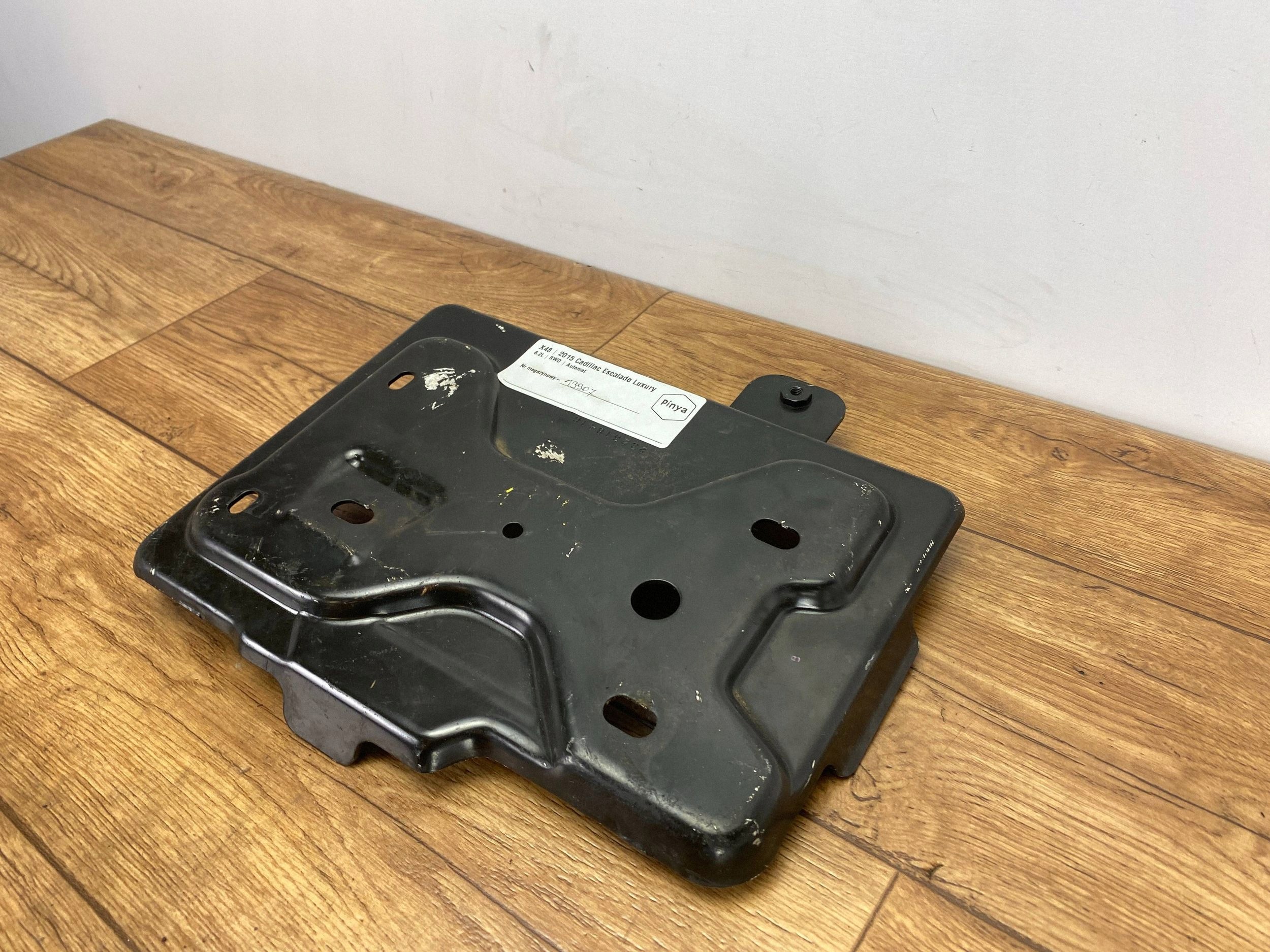 Grundlage akumulatora Cadillac Escalade IV 2015+