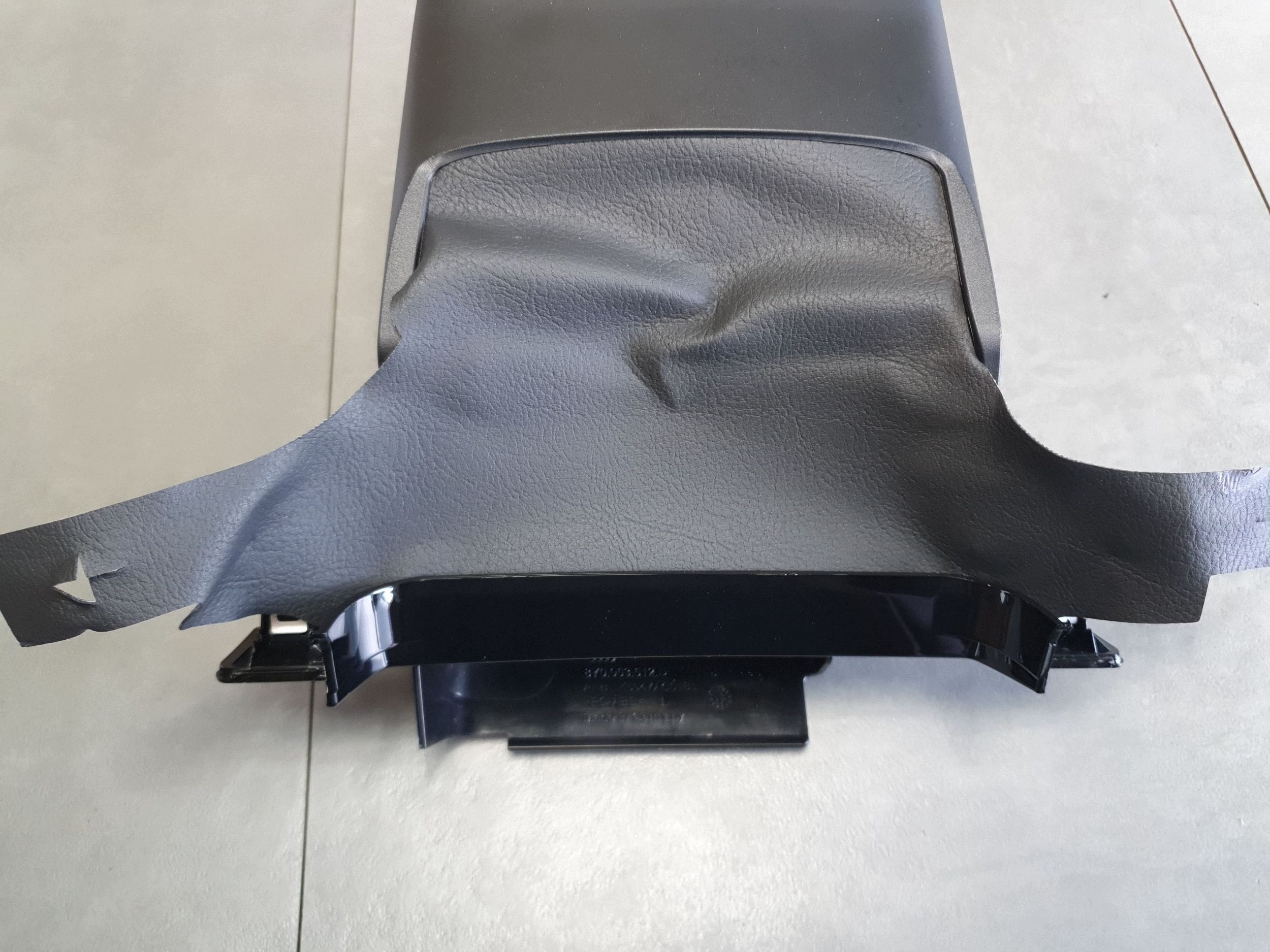 Audi A3 8Y Blende Abdeckung der Lenksäule lenkrad 8Y0953512D
