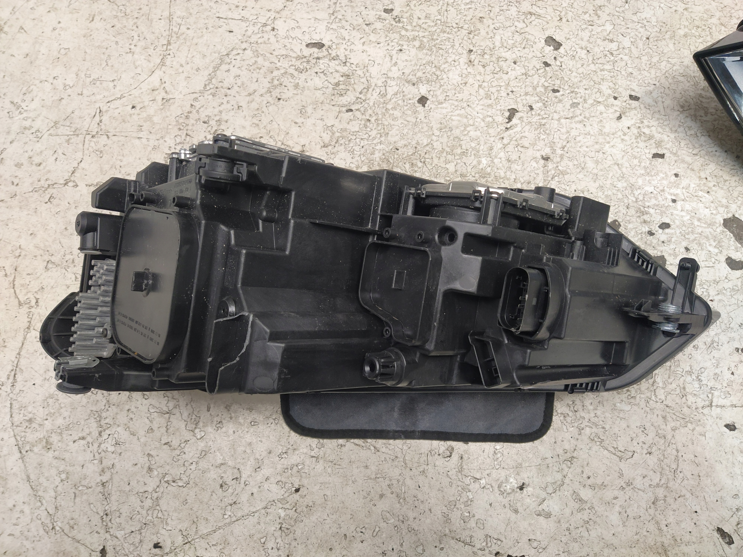 VW TOURAN 5TB lights light REFLEKTOR front FULL LED right left KOMPLET
