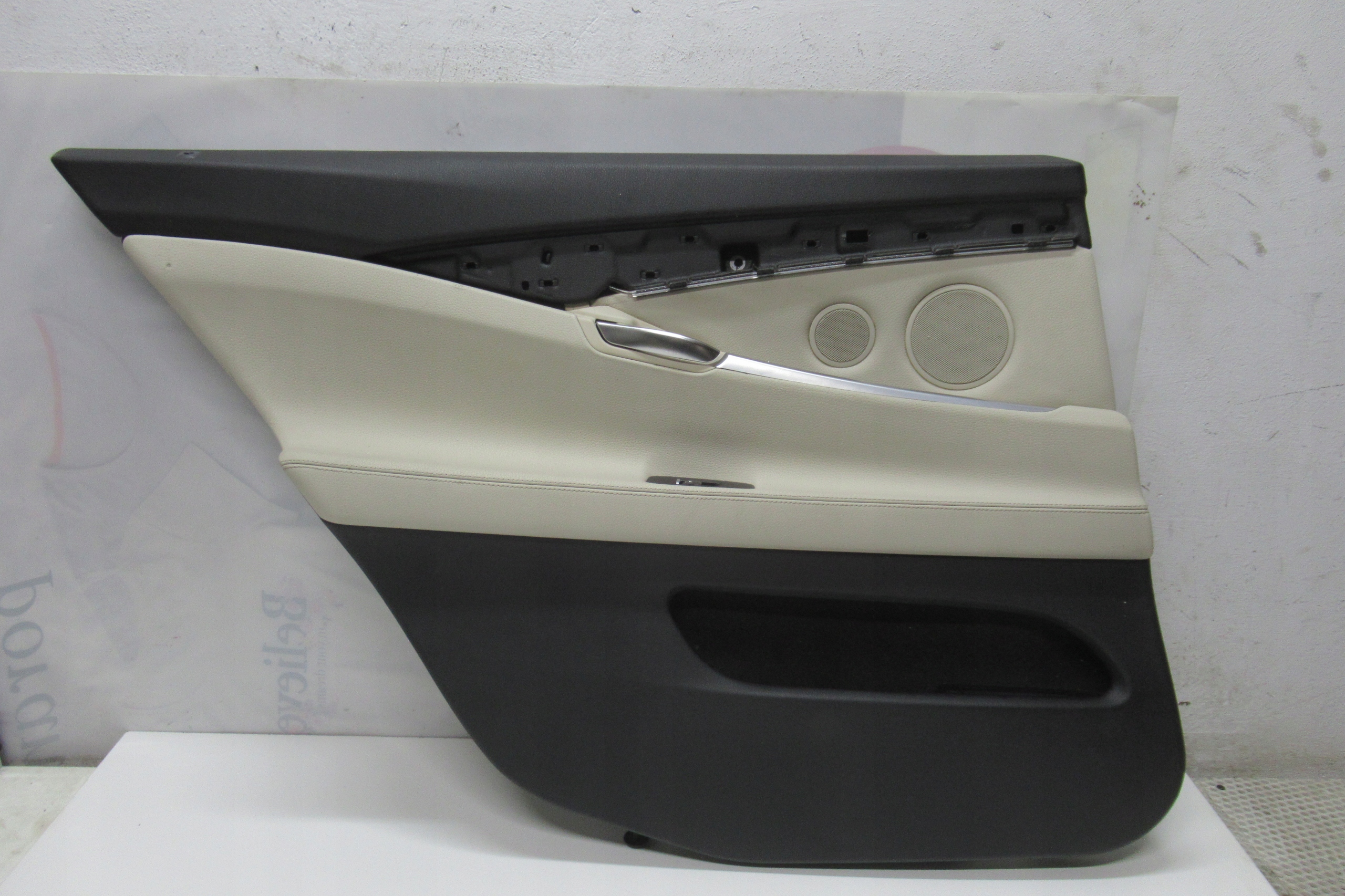 BMW 5GT 2009 side door left rear part