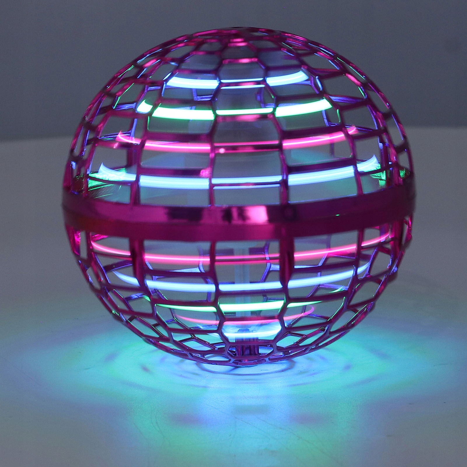 LATAJĄCA ŚWIECĄCA PIŁKA UFO KULA LED ZABAWKA Wiek dziecka 0 +