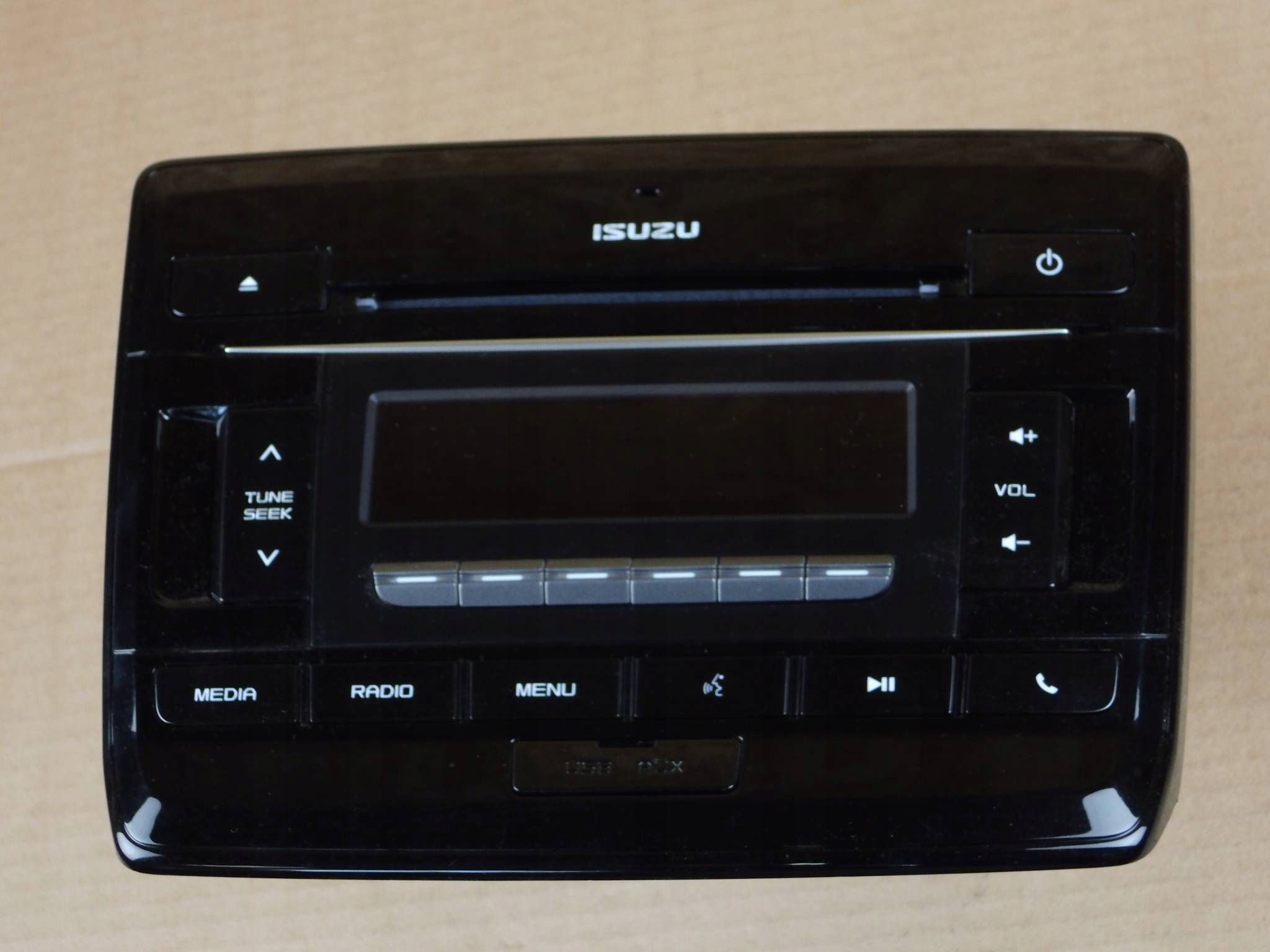 Isuzu D-Max 2020+ radio 8974807964