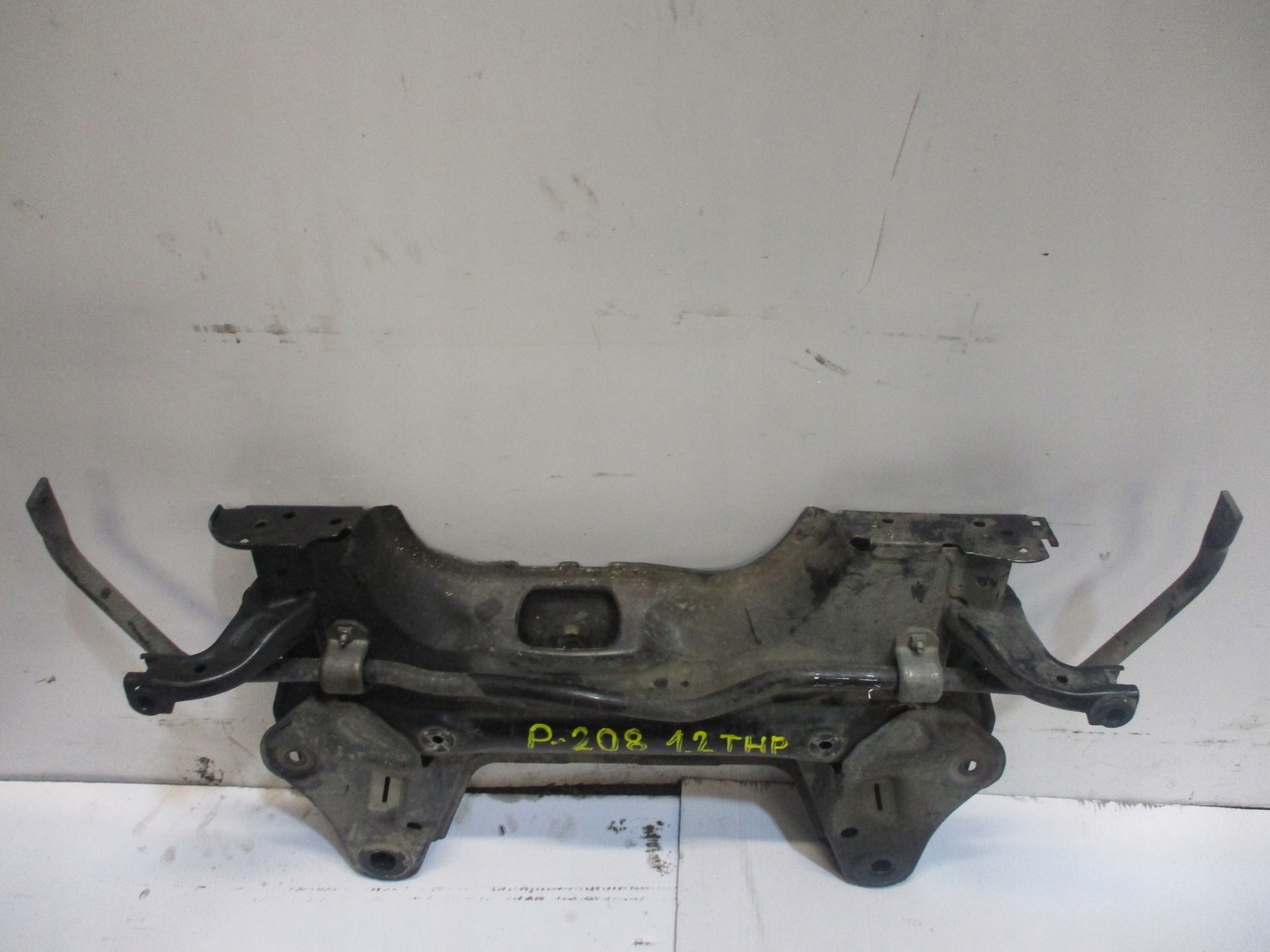 axle beam subframe axle beam PEUGEOT 208 II 1,2 THP