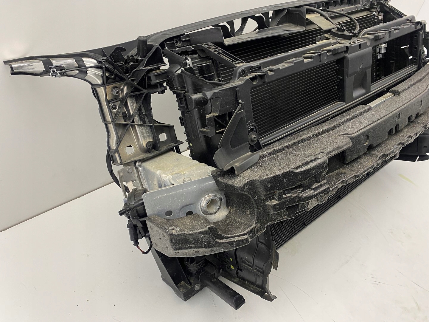 AUDI A5 8W II 2 35 TFSI PAS PRZEDNI KOMPLETNY CHŁODNICE DEMONTAŻ 17- Numer katalogowy części 8W0959455J