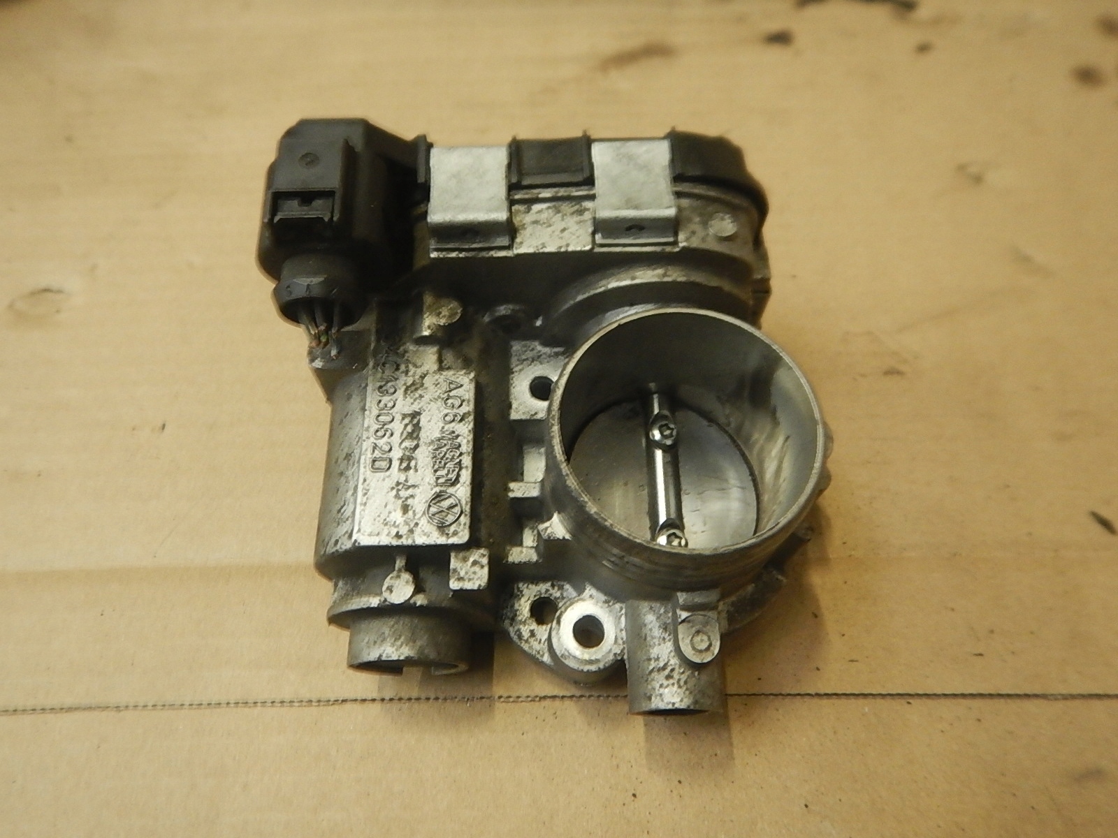 1.0 SKODA CITIGO vw UP POLO 6C seat MII 04C133062D