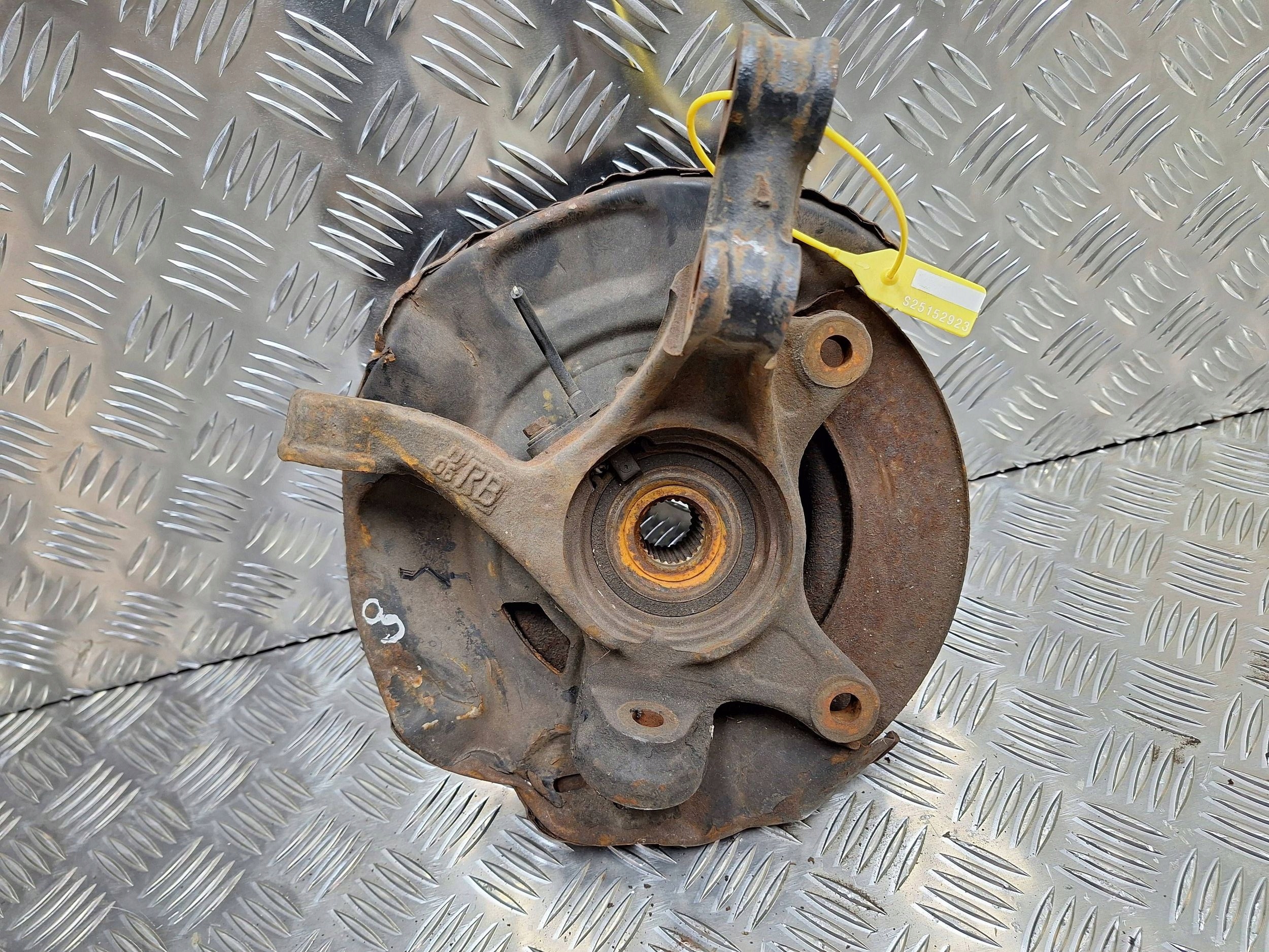 swing left front TOYOTA YARIS II 06-11