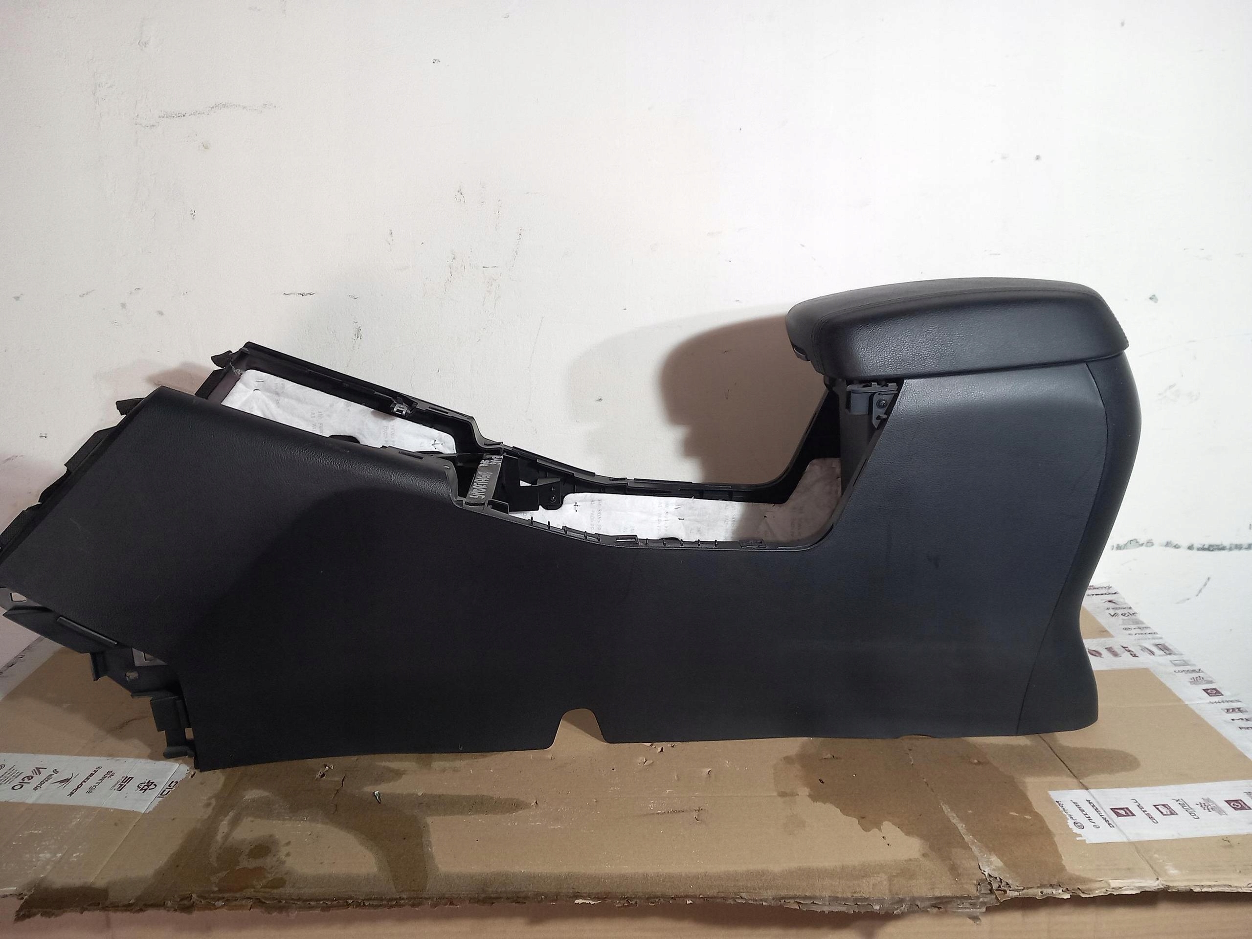 TUNEL central armrest KIA SPORTAGE III 10-15