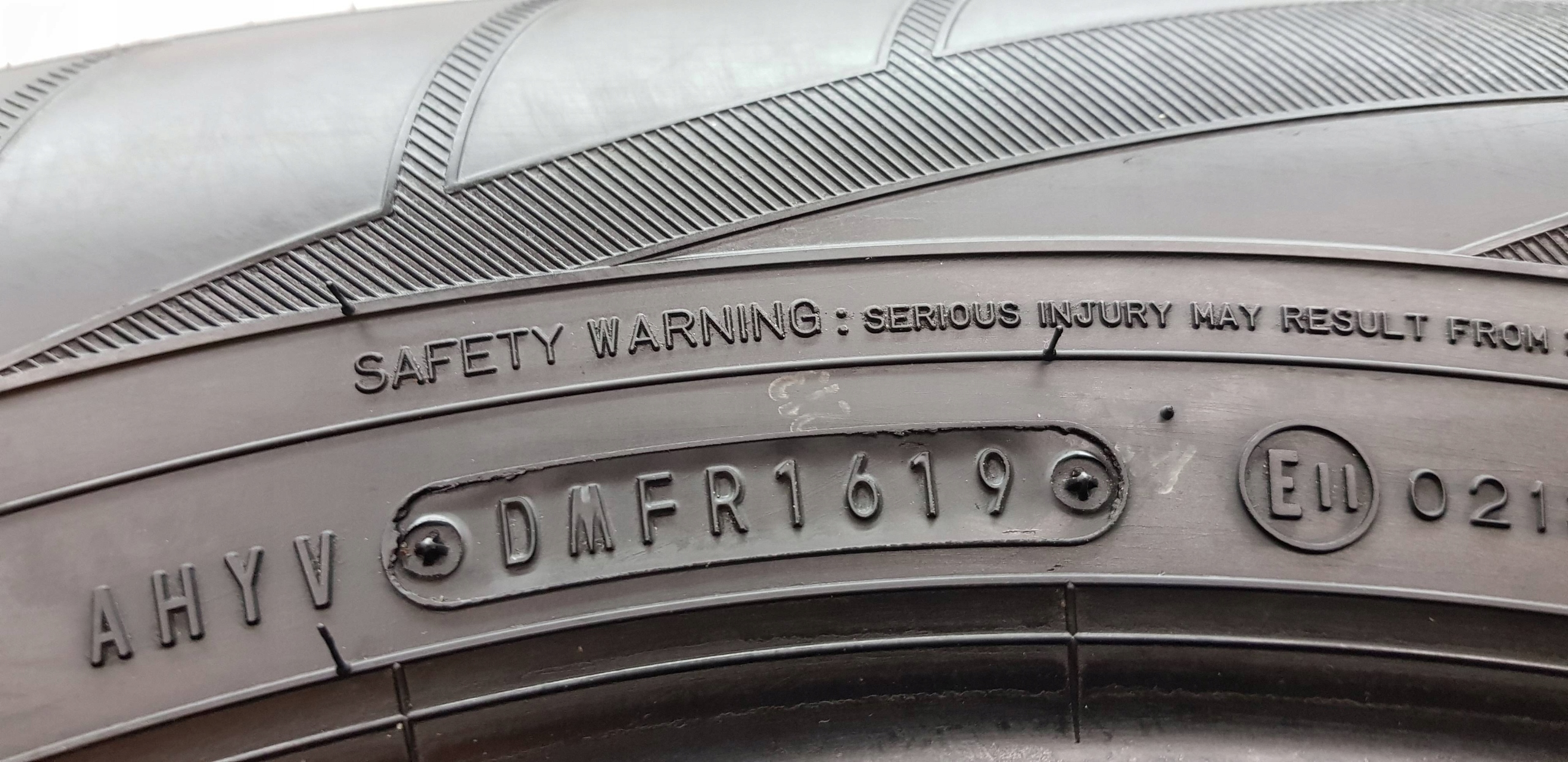 1x OPONA ZIMA FALKEN EUROWINTER HS01 SUV 215/70R16 Marka Falken