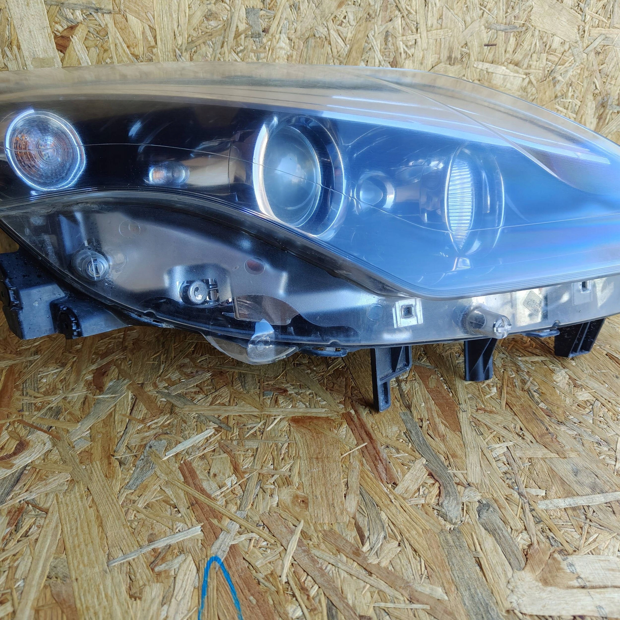Reflektor front side right Renault Laguna III A048319