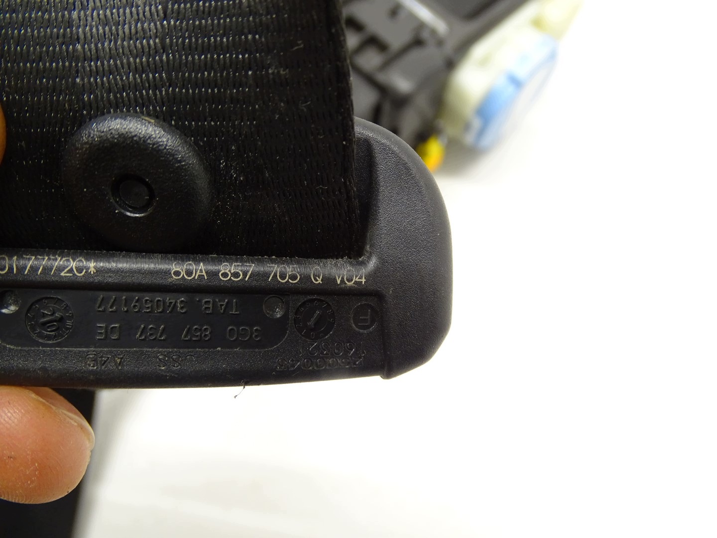 tension belt safety left front front AUDI Q5 80A 80A857705Q