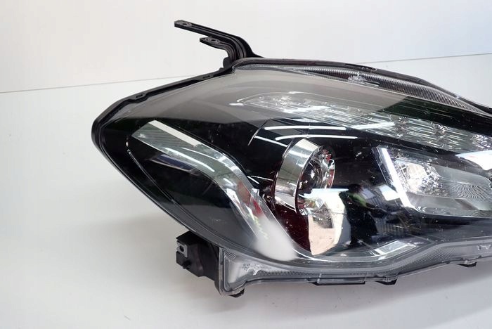 SUZUKI SX4 S-CROSS LIFT 16- reflektor right light right