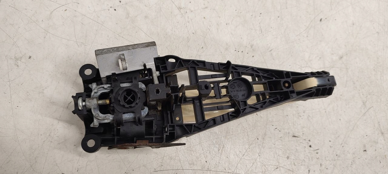 handle rear part rear left Opel Zafira C Y611