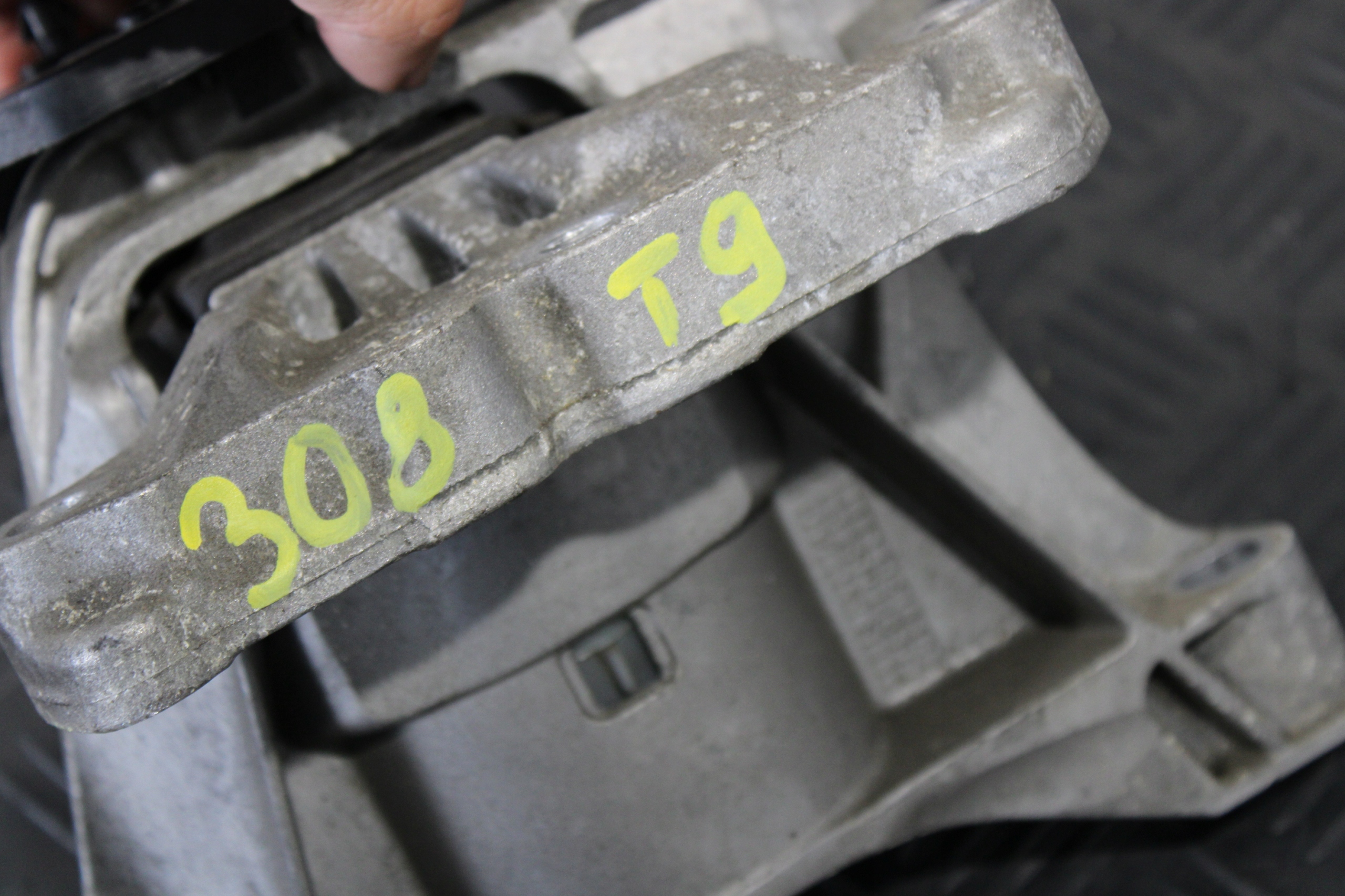 holder engine mount PEUGEOT 308 T9 LIFT