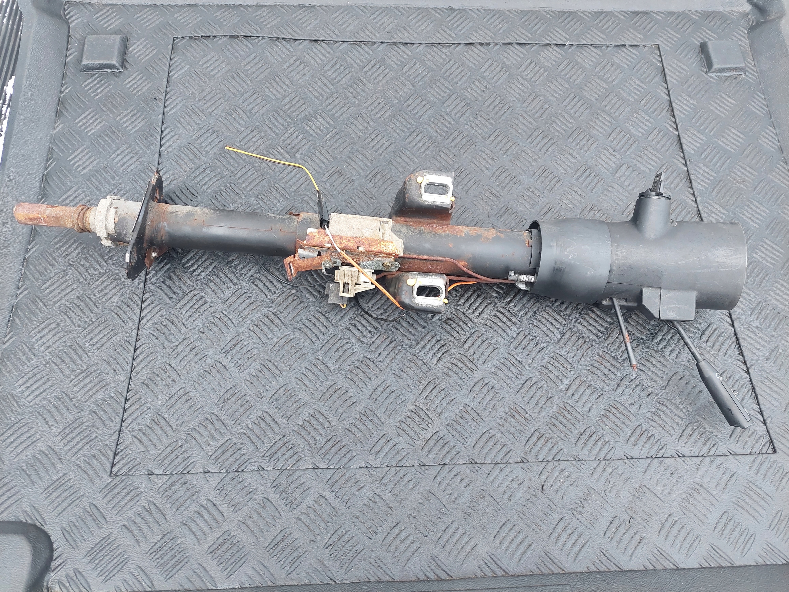 steering wheel rod ignition MANETKA CHEVROLET CORVETTE C4 5.7