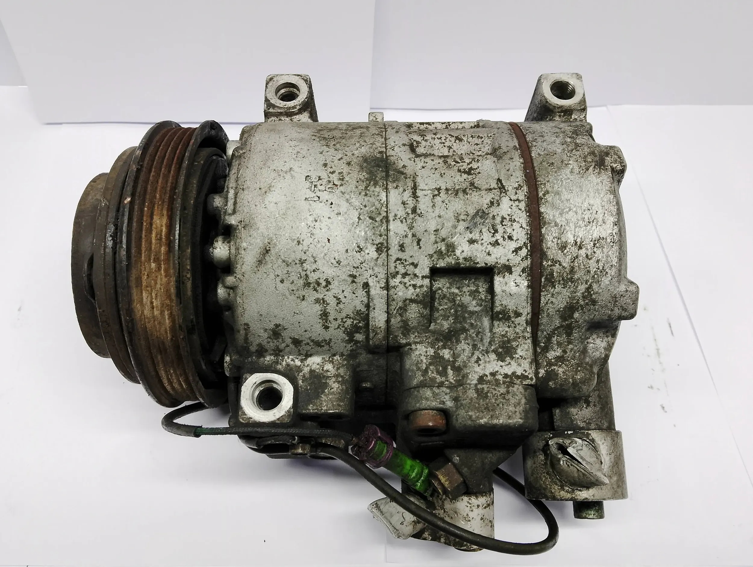 compressor; compressor of the air conditioning Audi A6 C5 4D0260805C