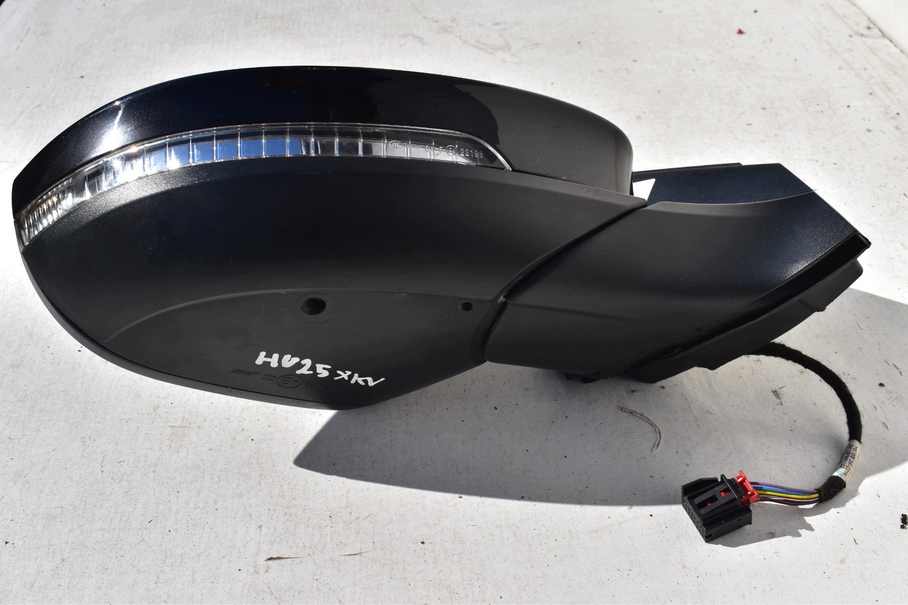mirror right 9PIN VW T-ROC 2017-2025 code lakieru: LR7H 041630 UK