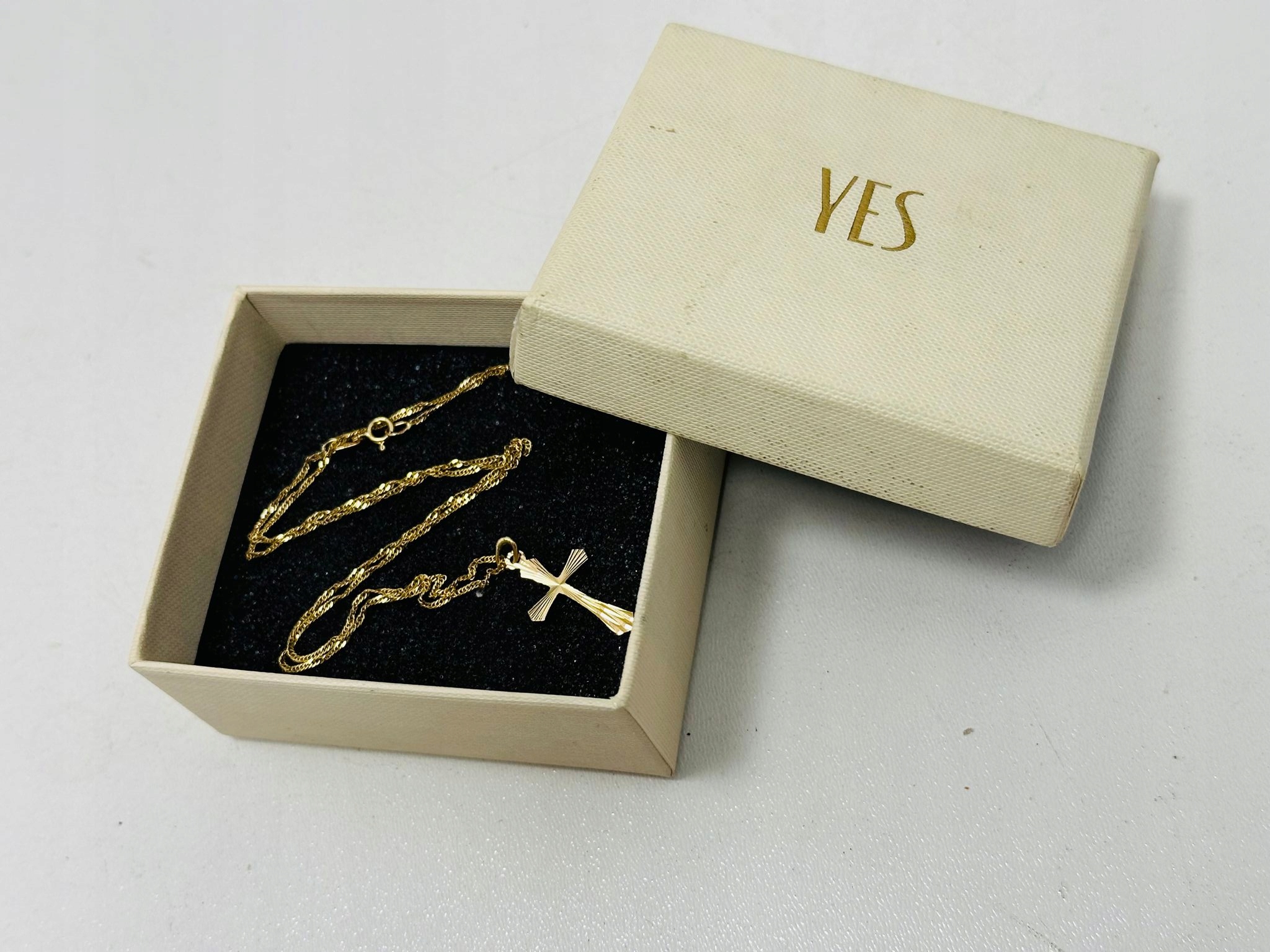 PIĘKNY ZŁOTY ŁAŃCUSZEK Z KRZYŻYKIEM PR585 W1,42G DŁ42CM (1521/24)