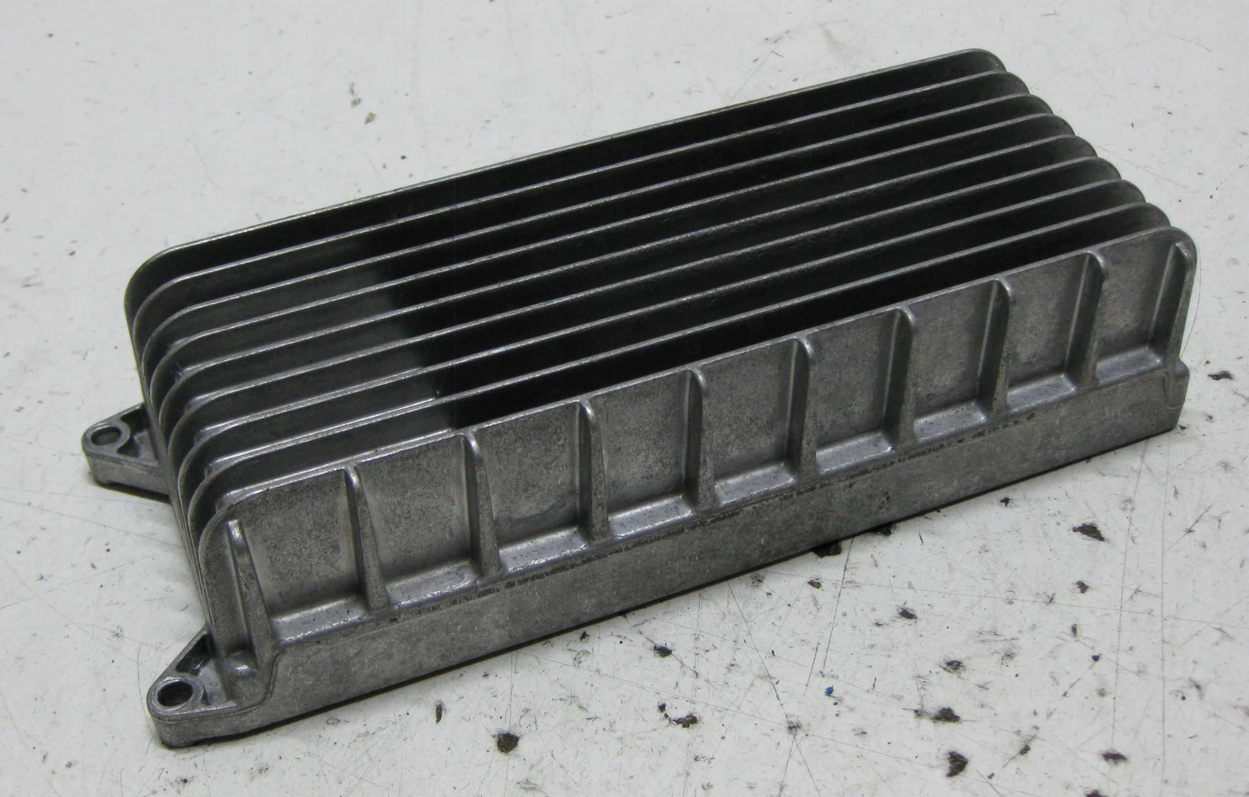 AUDI A6 C6 2.7 TDI 07R amplifier RADIA 4F0910223M