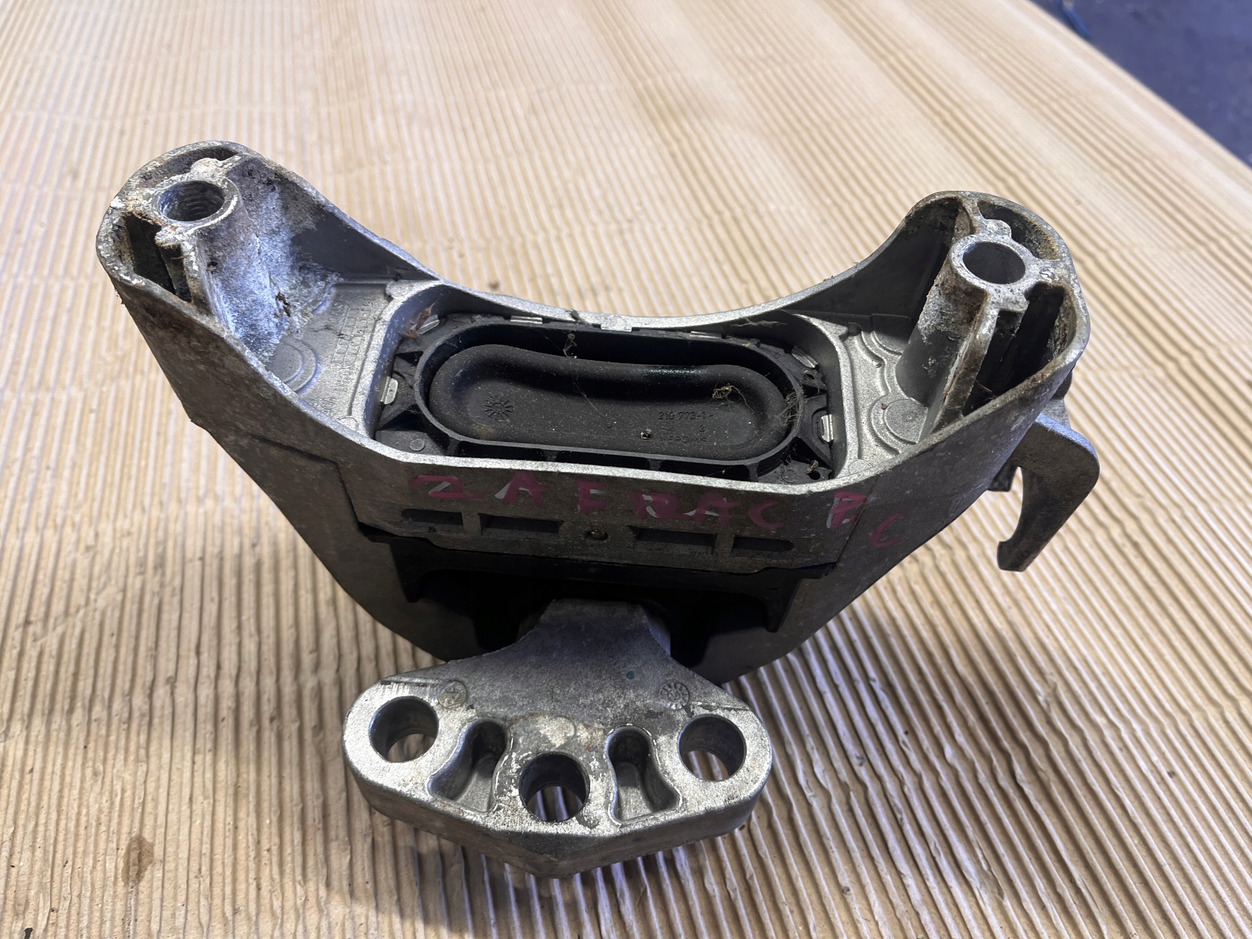 OPEL ZAFIRA C holder engine mount right 13347455