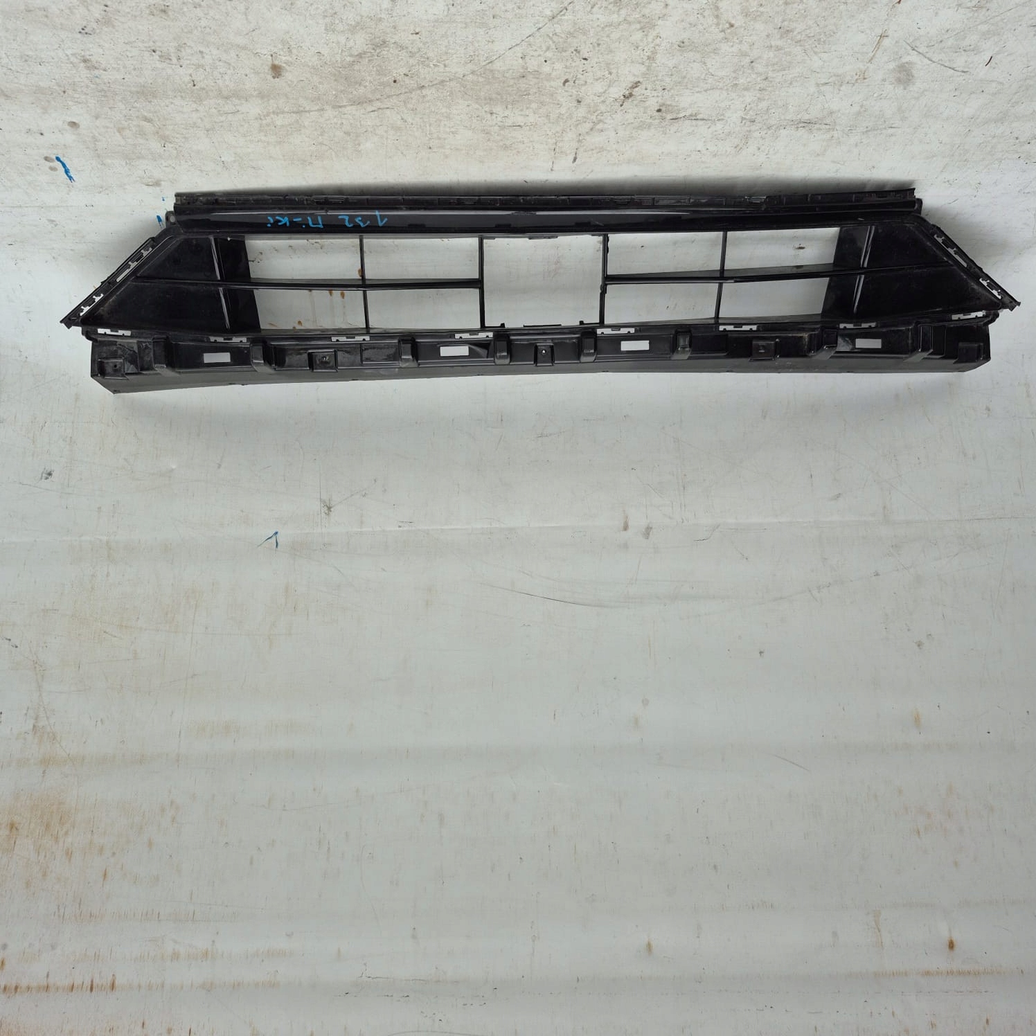 FORD KUGA MK3 ST-LINE 19- grid central lower bumper front LV4B-17K945-S