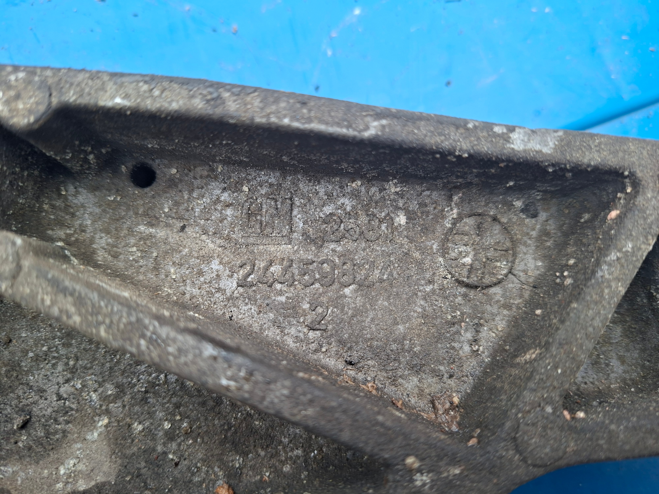 Getriebehalter getriebe Opel Astra H 1.3 24459824