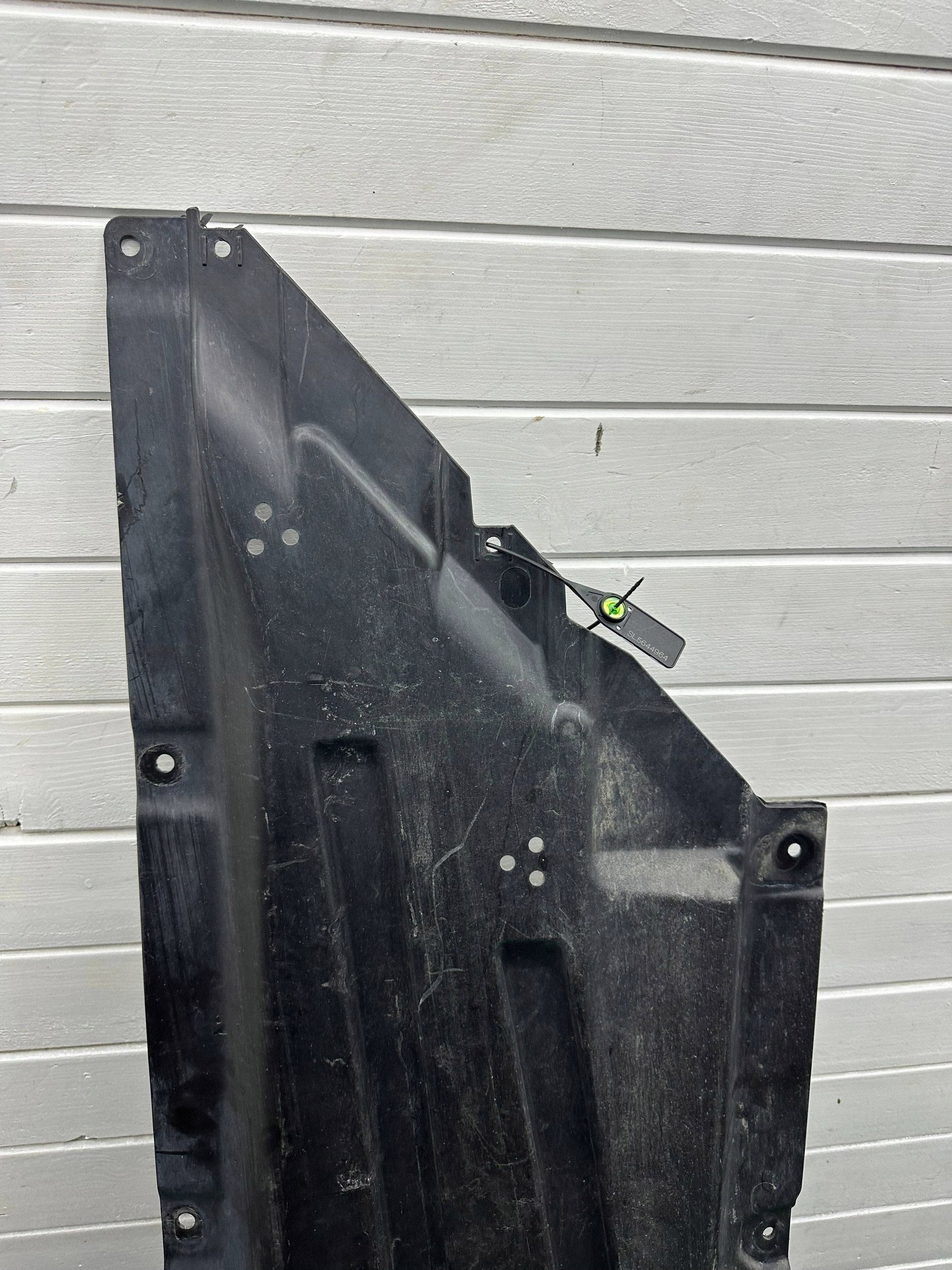 cover chassis side BMW M3 G80 G81 M4 G82 8074617