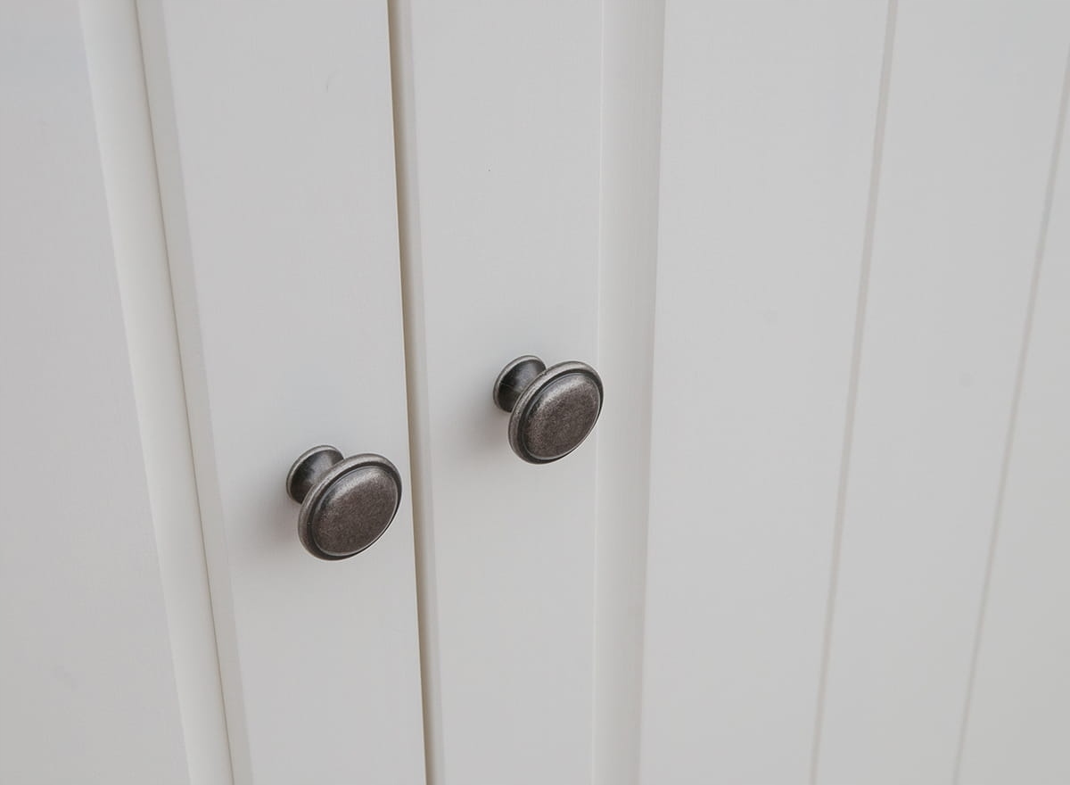 BIAŁA SZAFA BIELIŹNIARKA Z SZUFLADAMI DREWNIANA SOSNOWA BELLUNO ELEGANTE Kolor mebla biały