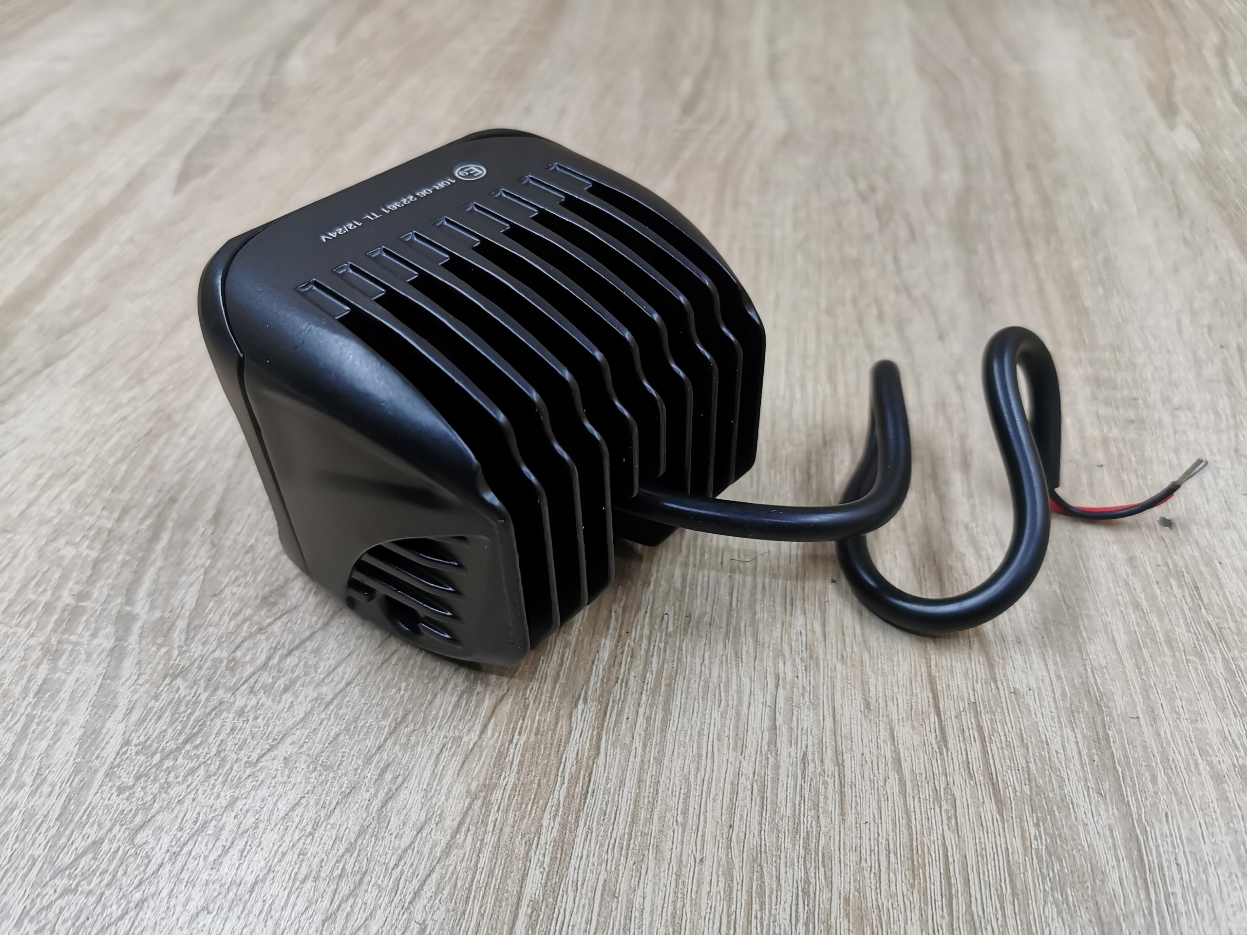 Lampa robocza 8x LED 12 24V wlacznik 27W 1608LM Part number T LED