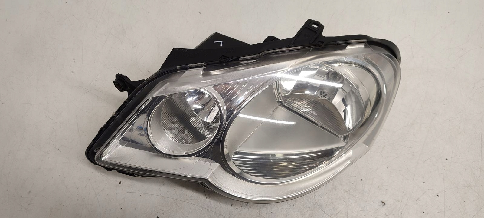 light front front left VW Polo 9N LIFT