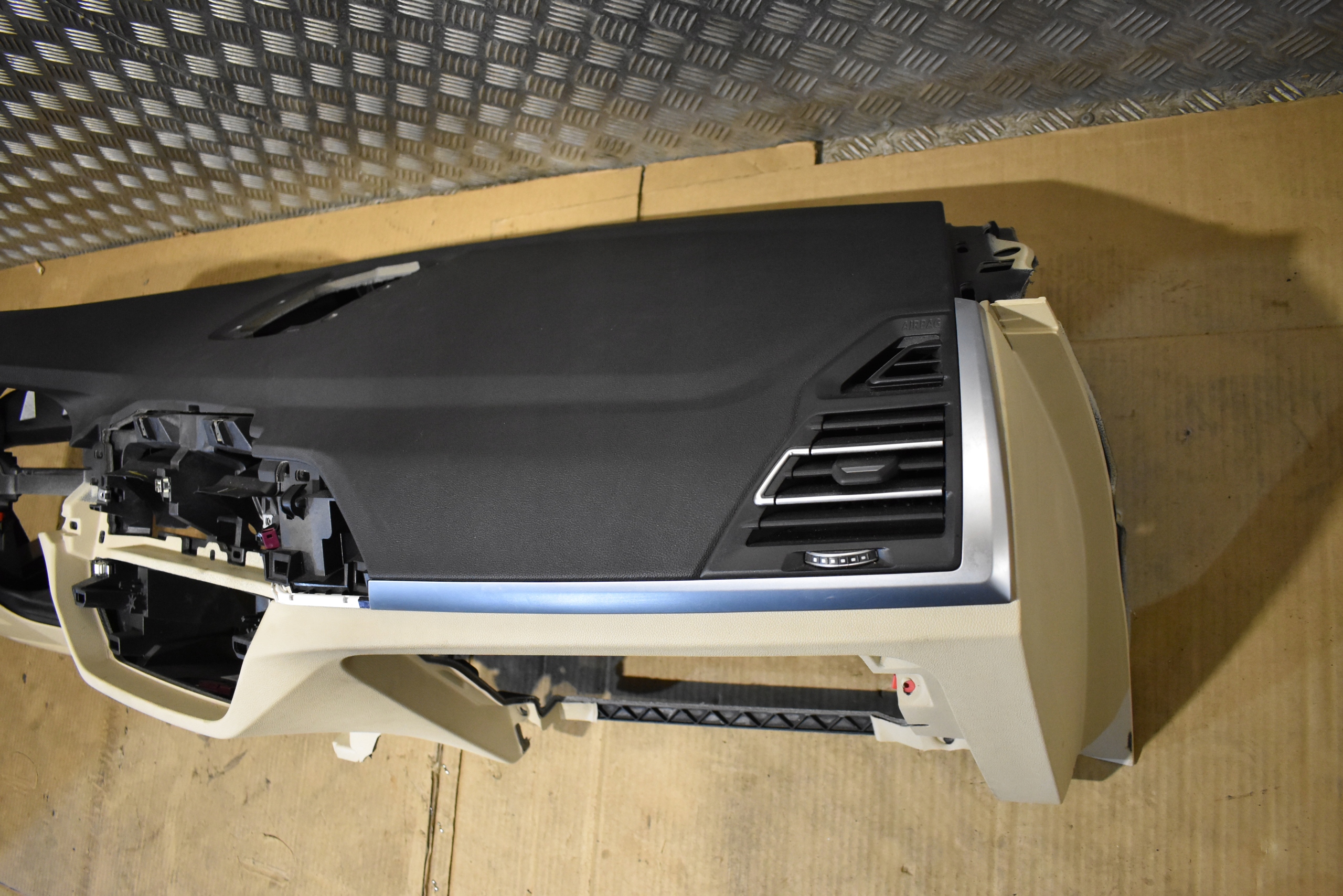 IDEALNA console dashboard BMW G01 G02 1