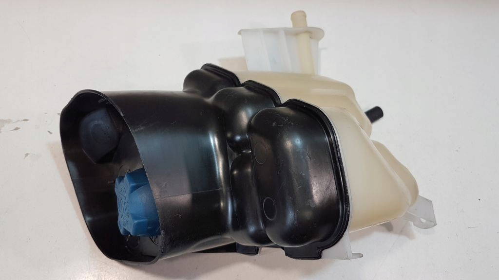 99610604710 - РАСШИРИТЕЛЬНЫЙ БАК PORSCHE BOXSTER 986