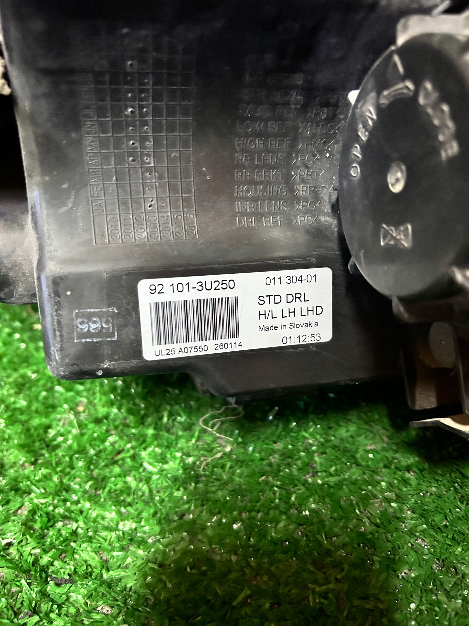 REFLEKTOR left KIA SPORTAGE III LED