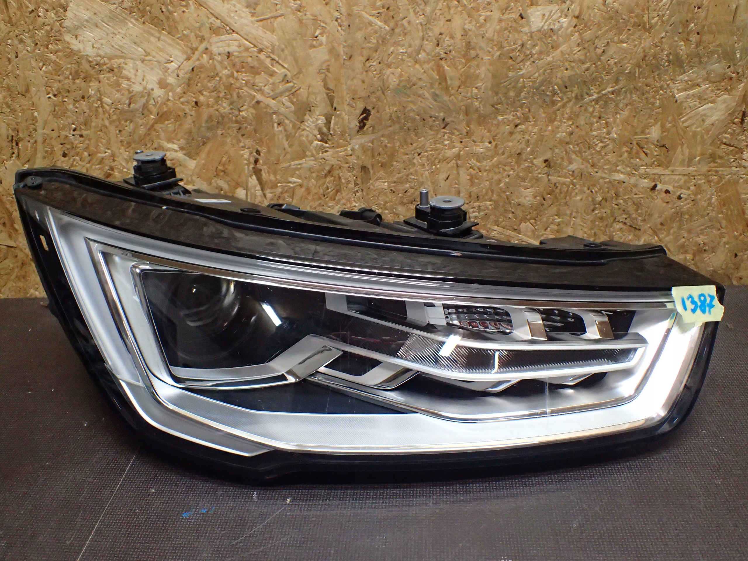 light front right AUDI A1 XENON LIFT 14