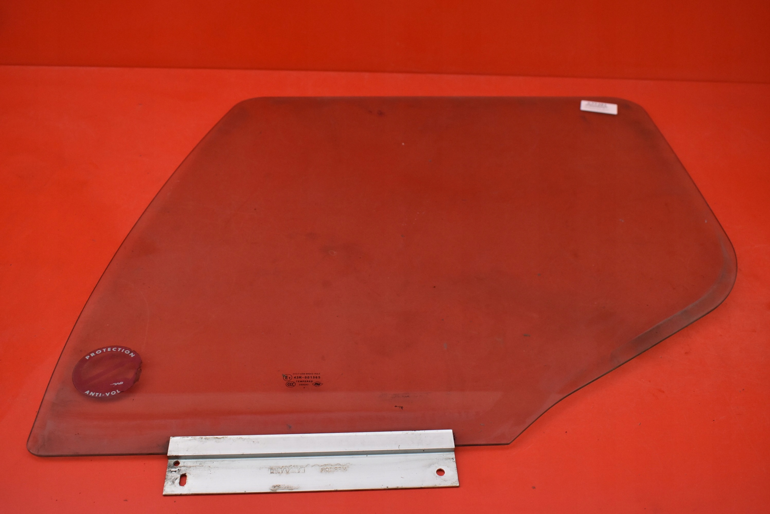 ПЕРЕДНЕЕ ЛЕВОЕ БОКОВОЕ СТЕКЛО RENAULT PREMIUM DXI 07R