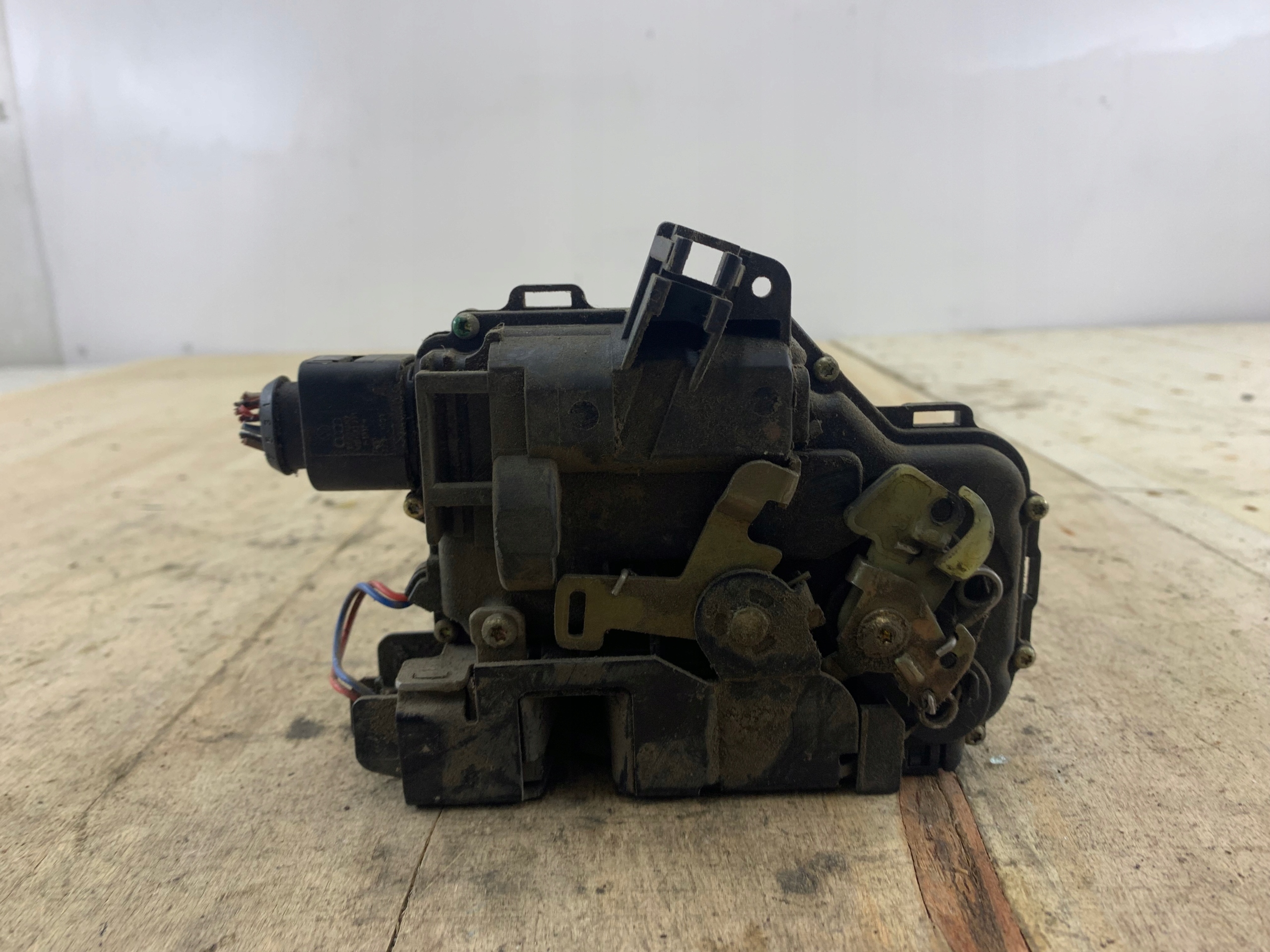 SEAT AROSA lock door right front 6X1837014H