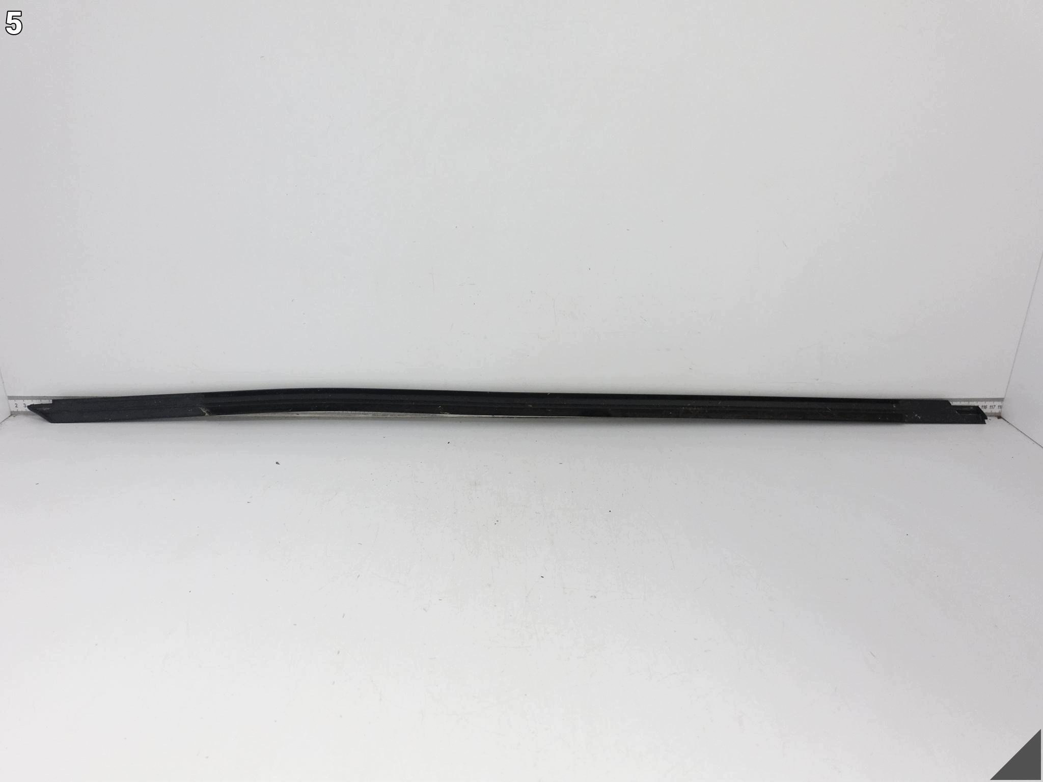VW PASSAT 9 IX B9 3J0 23- moulding dust windows door left front