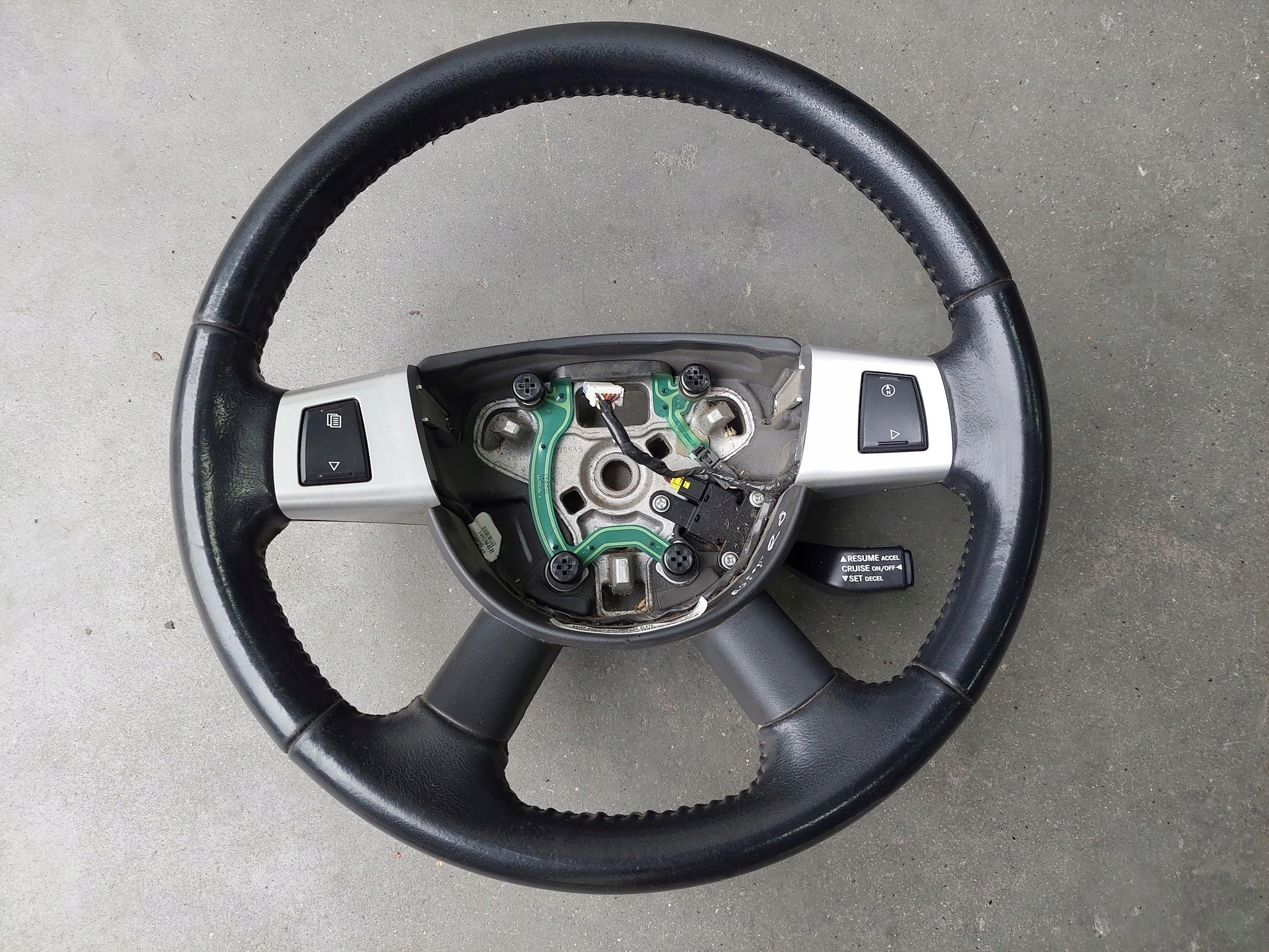 Volant MULTIFUNKCJA DODGE NITRO 2.8 CRD