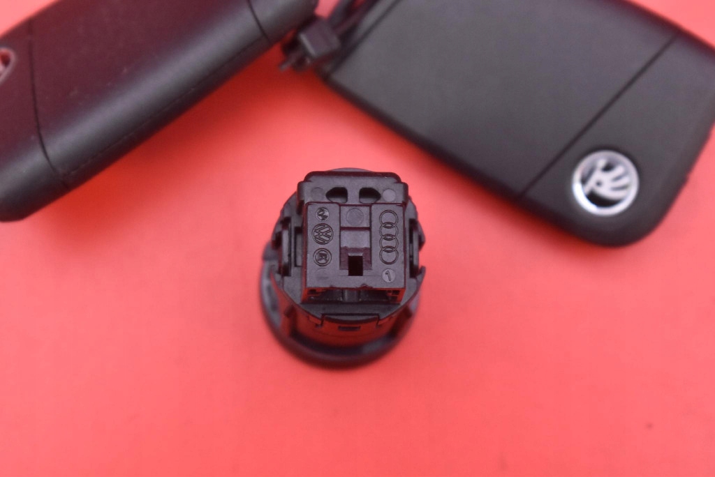 button START/STOP key 3V0905217WHS SKODA SUPERB 3 III 2.0 TDI 190 KM