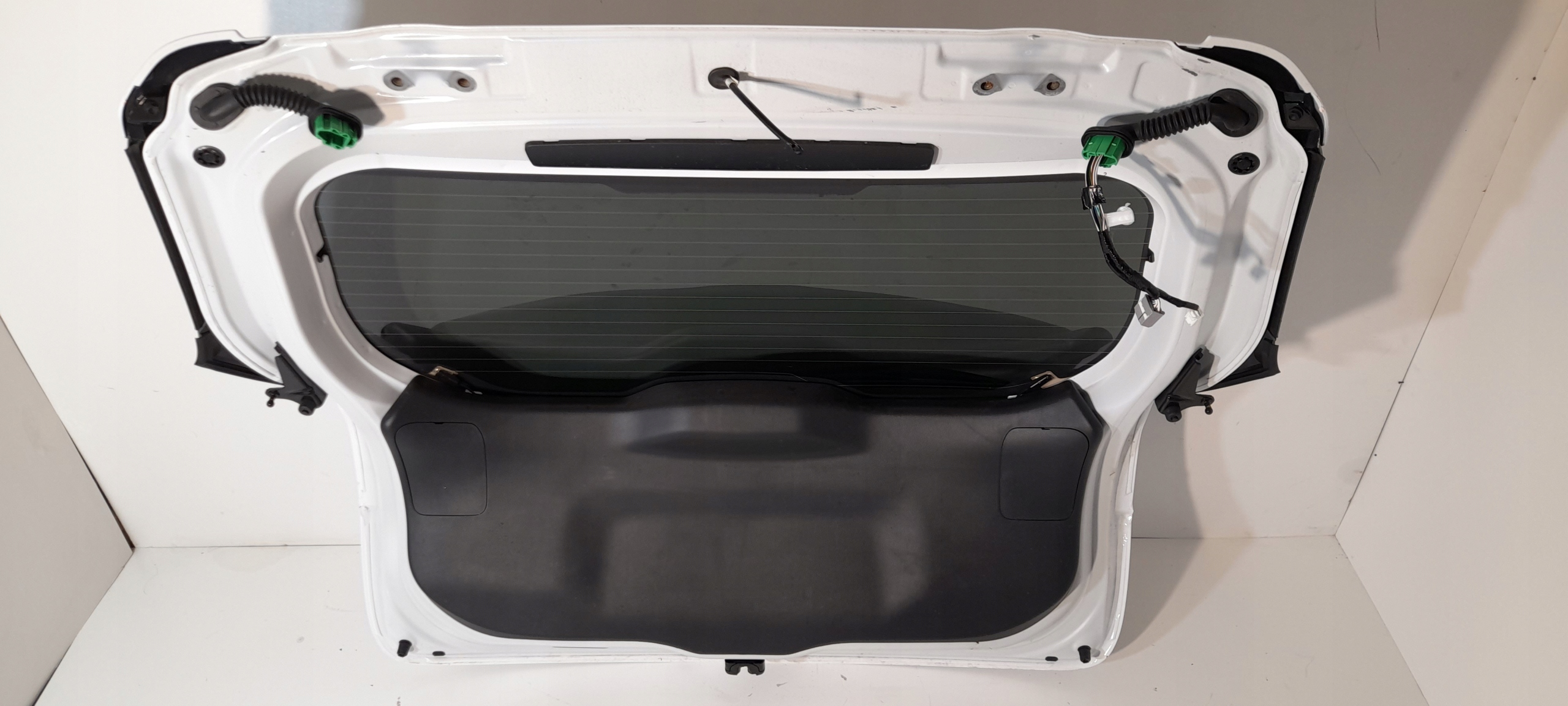 Toyota Yaris Cross boot doors 2024 040 (H187)