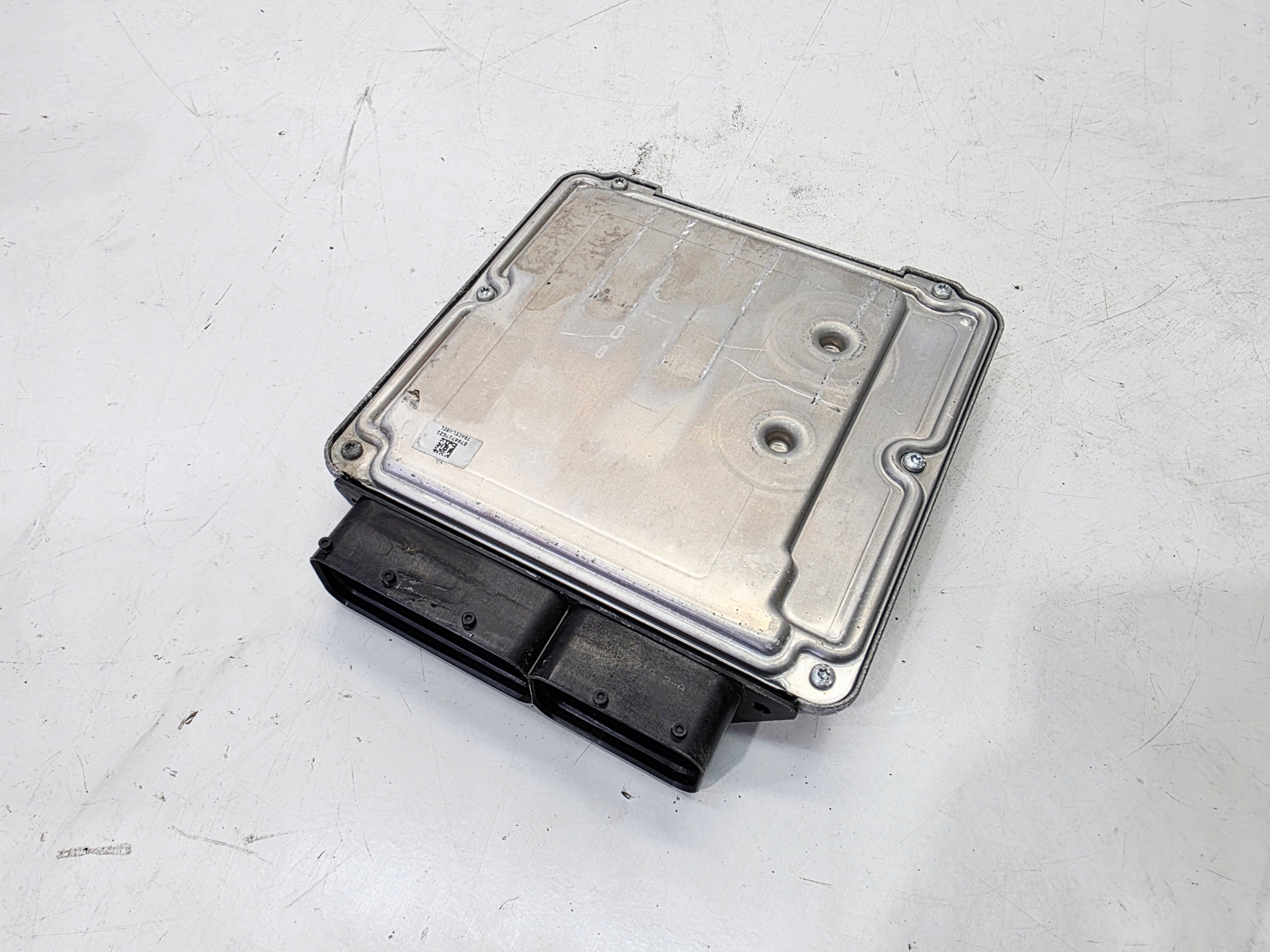 computer control unit of the engine AUDI A3 8P 2.0 TFSI 0261S02076 8P0907115B
