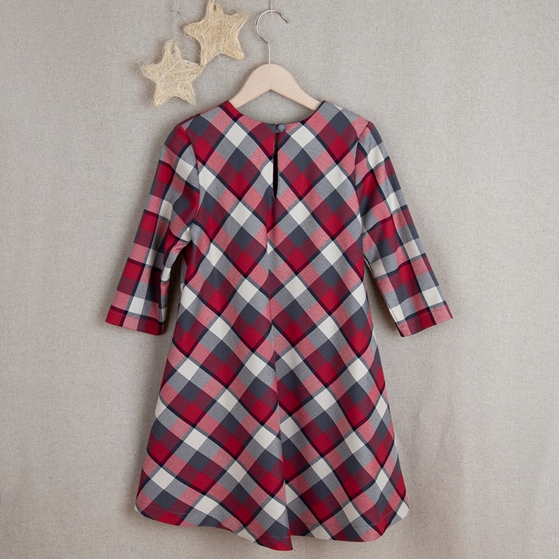 SUKIENKA O LUŹNYM KROJU W KRATĘ MINIMI 110 Kod producenta 113/91