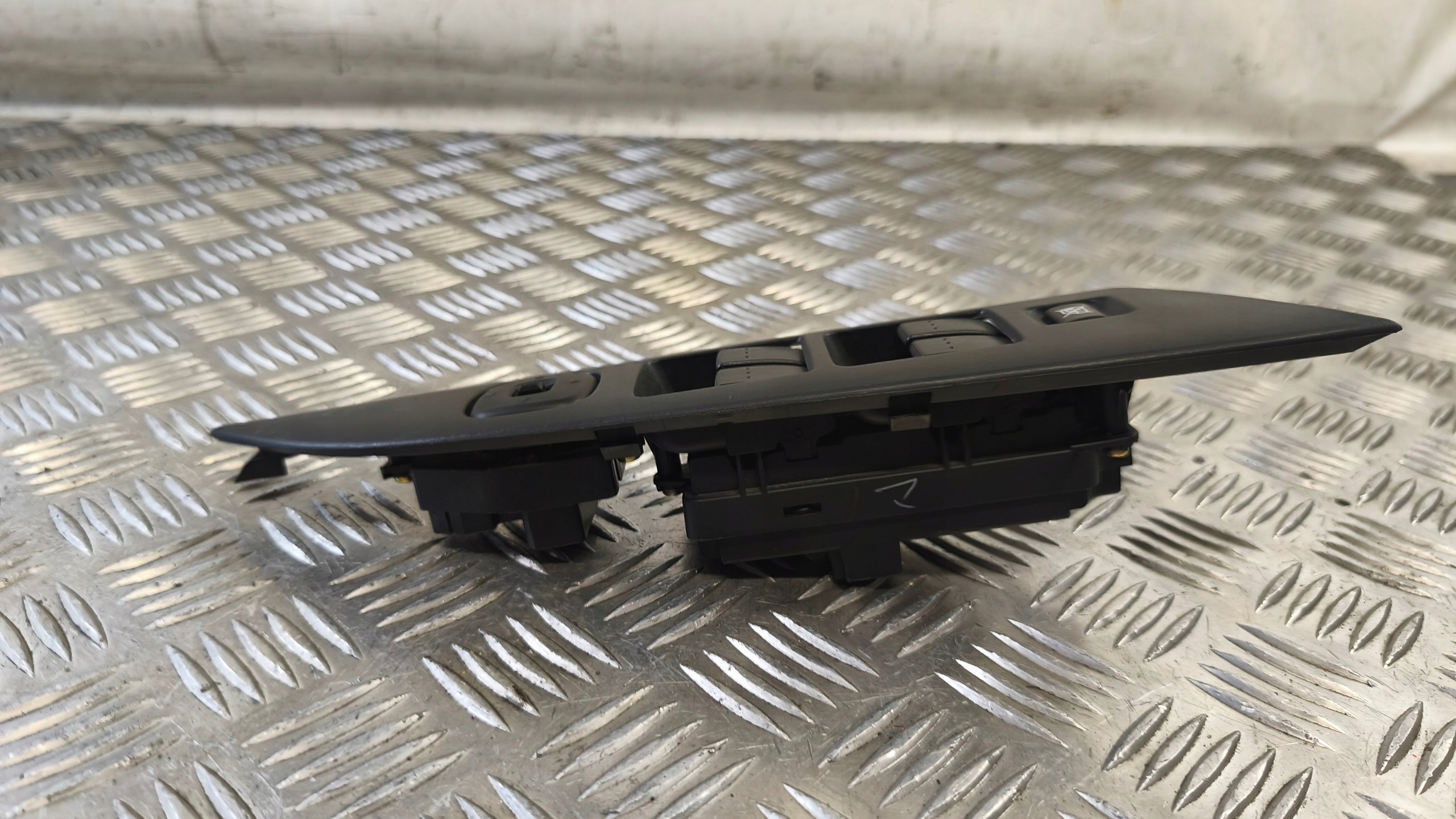 PANEL window control switch MAZDA 3 2005r 03123000