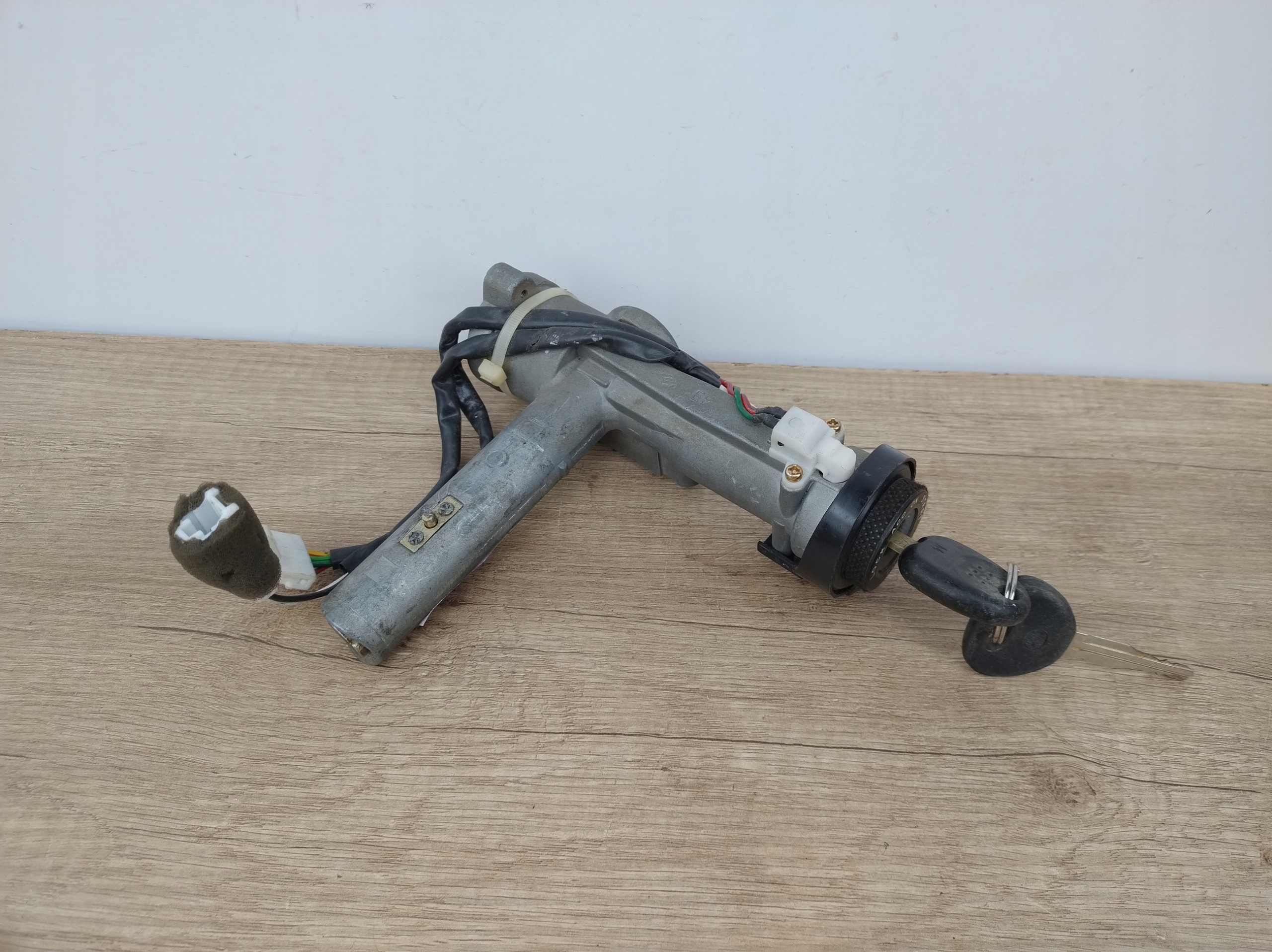 KIA MAGENTIS ignition + 2X key 39113-27464 K109/037