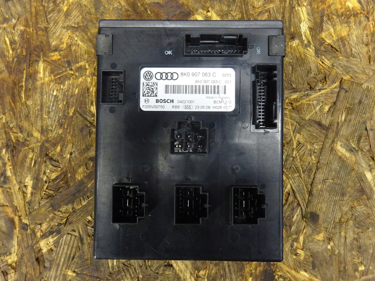 AUDI S5 A5 8T A4 B8 8K MODUŁ KOMFORTU 8K0907063C Jakość części (zgodnie z GVO) O - oryginał z logo producenta pojazdu (OE)