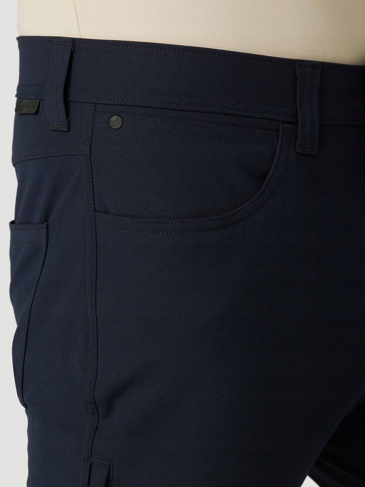 WRANGLER FWDS 5 POCKET PANTS DARK WA1P57B08 40/34 Kolekcja ATG